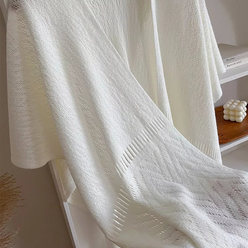 Fringe detail on the knitted scarf shawl