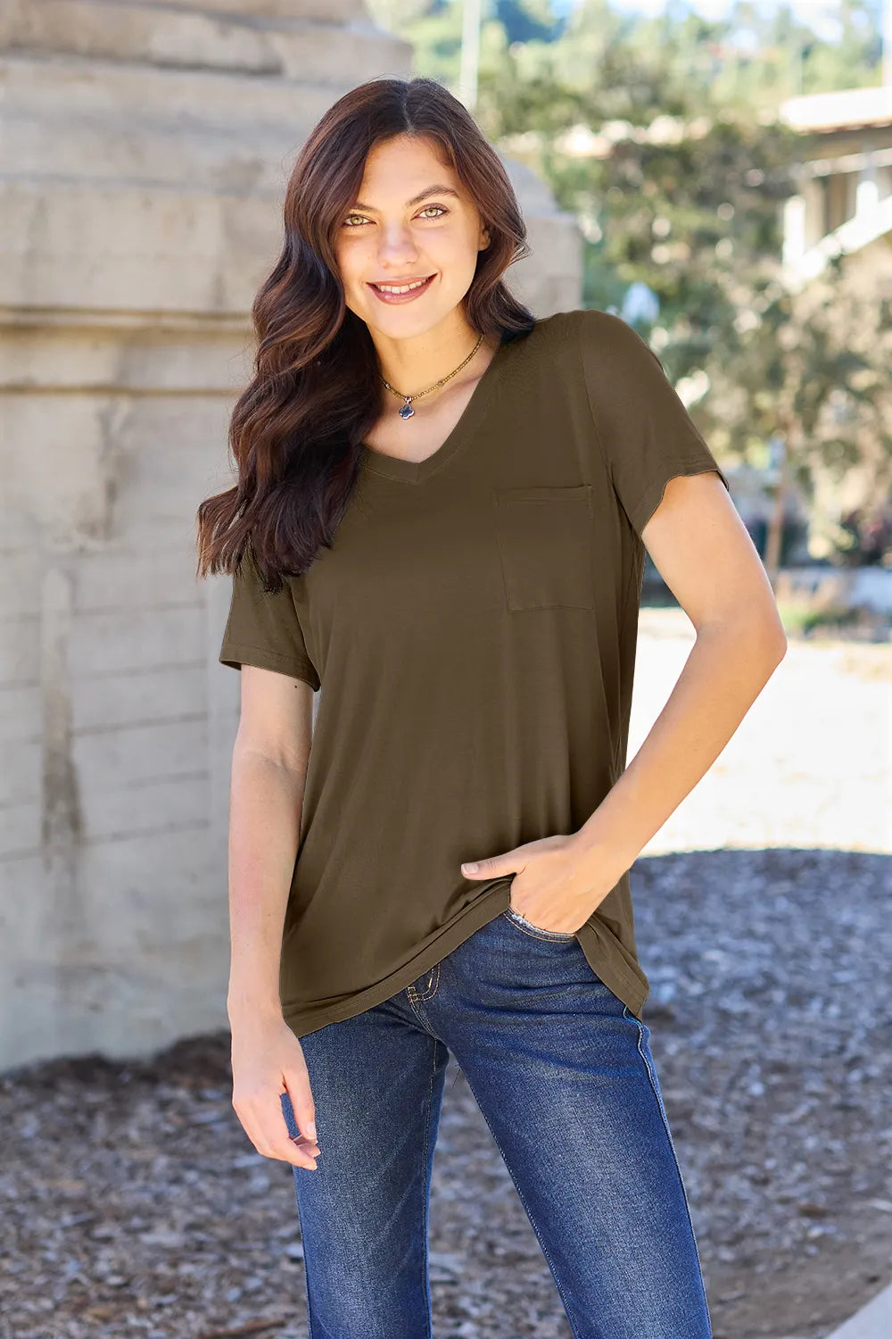 V neck pocket tee alternate color