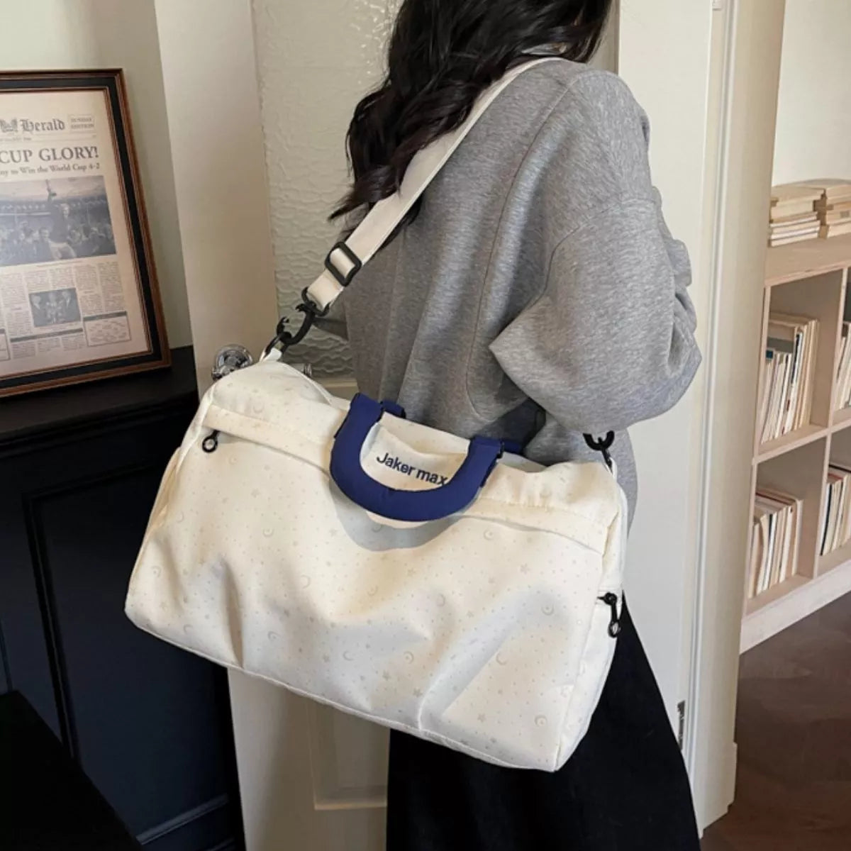 Nylon duffel interior main compartment