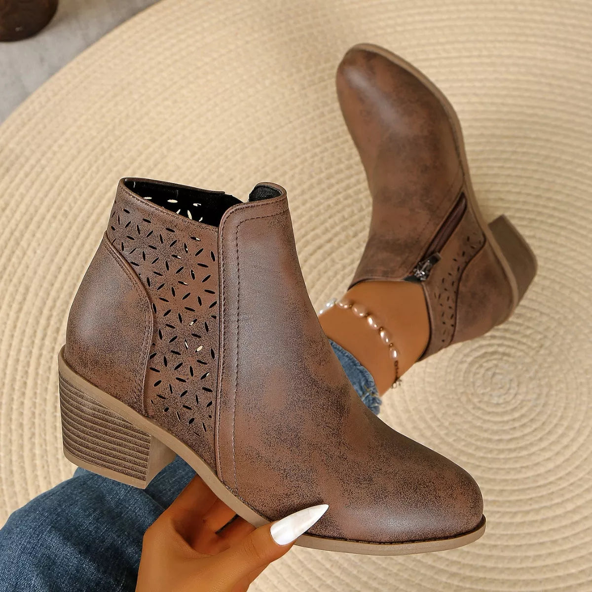 Point toe block heel boots instep detail