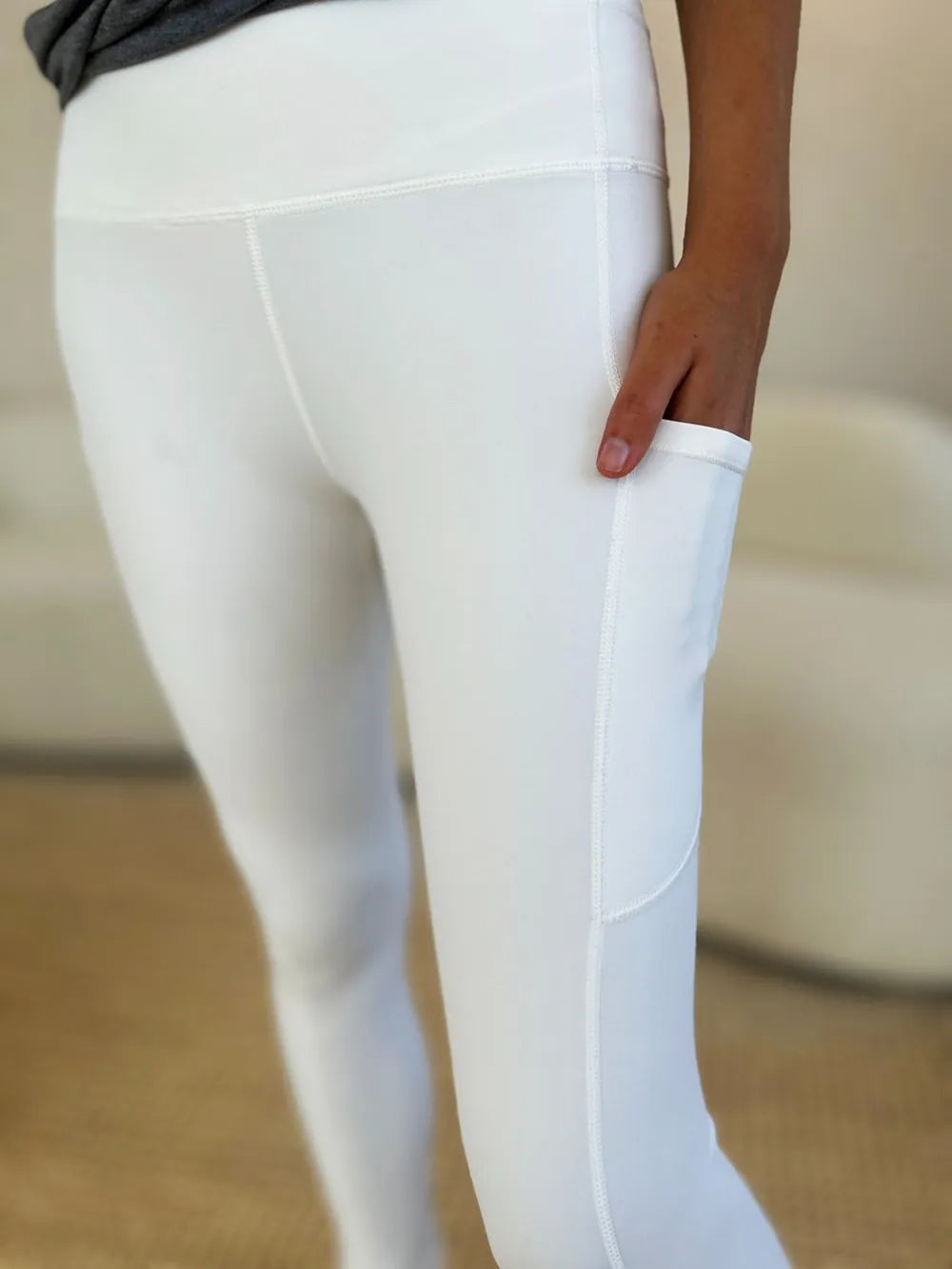 Leggings waistband detail close up