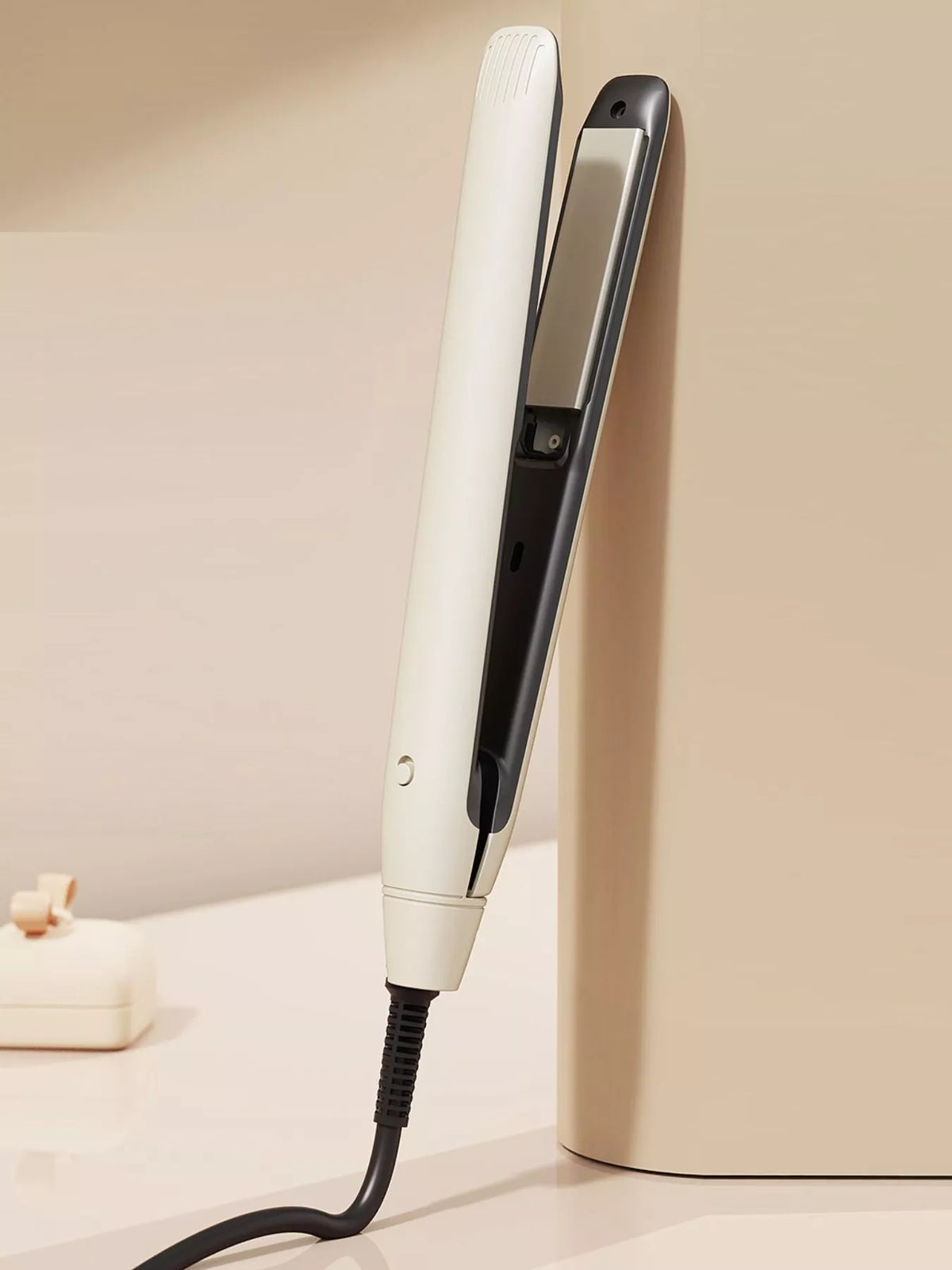 Fast heating straightener full view