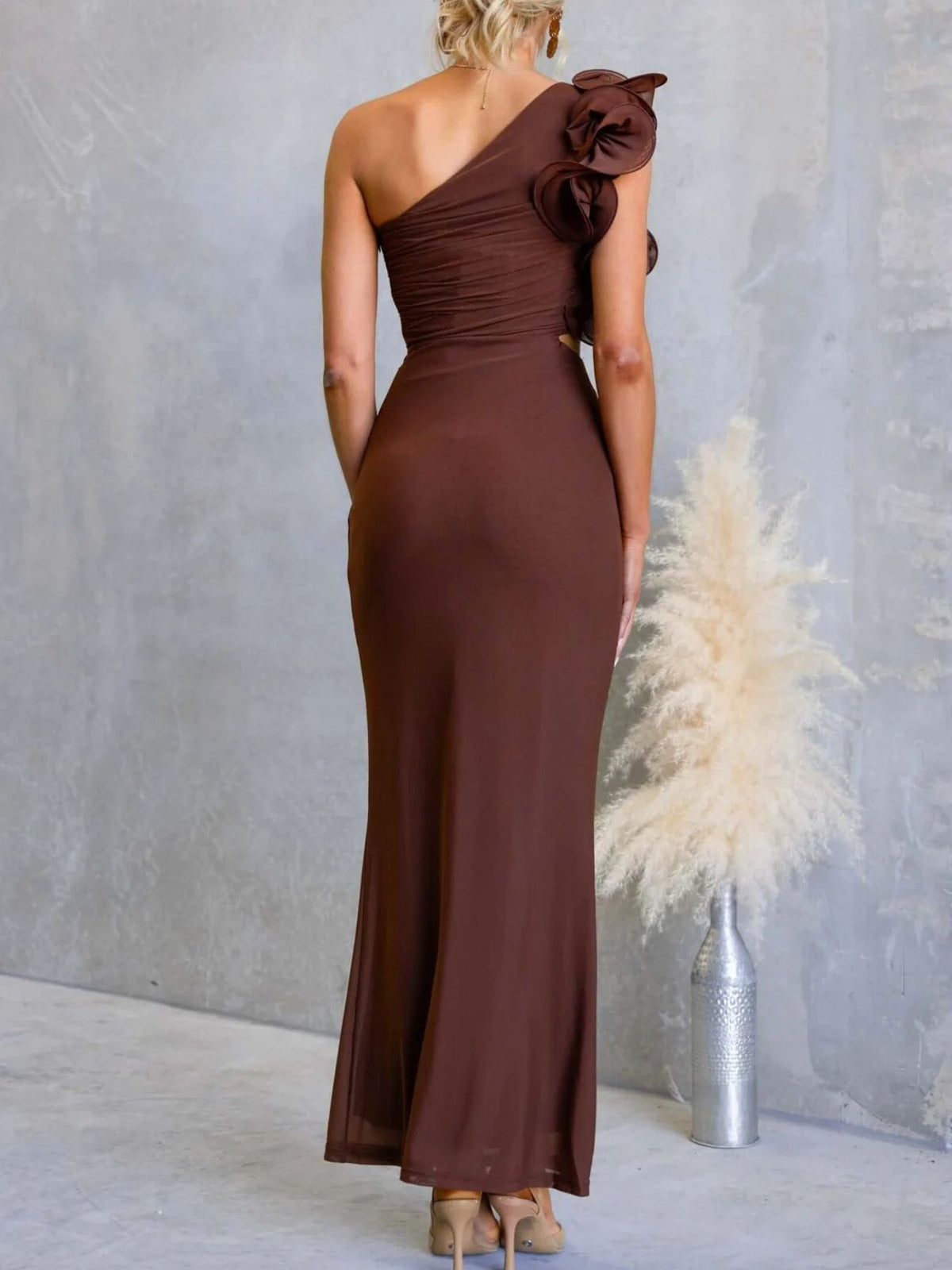 One shoulder floral trim sleeveless maxi dress styled look