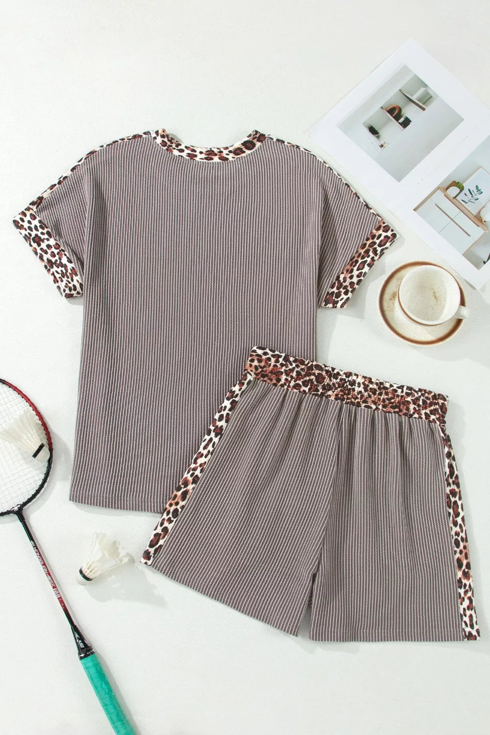 Ribbed knit matching shorts detail