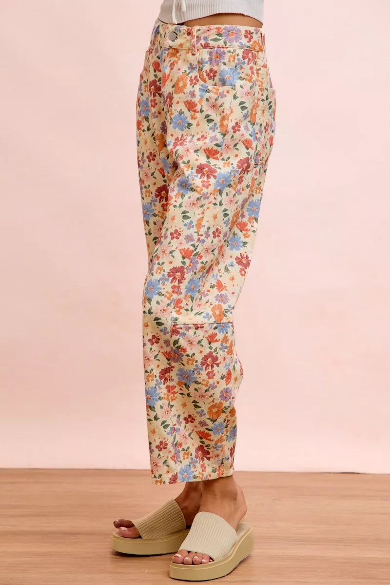 Back view of the washed twill barrel pants