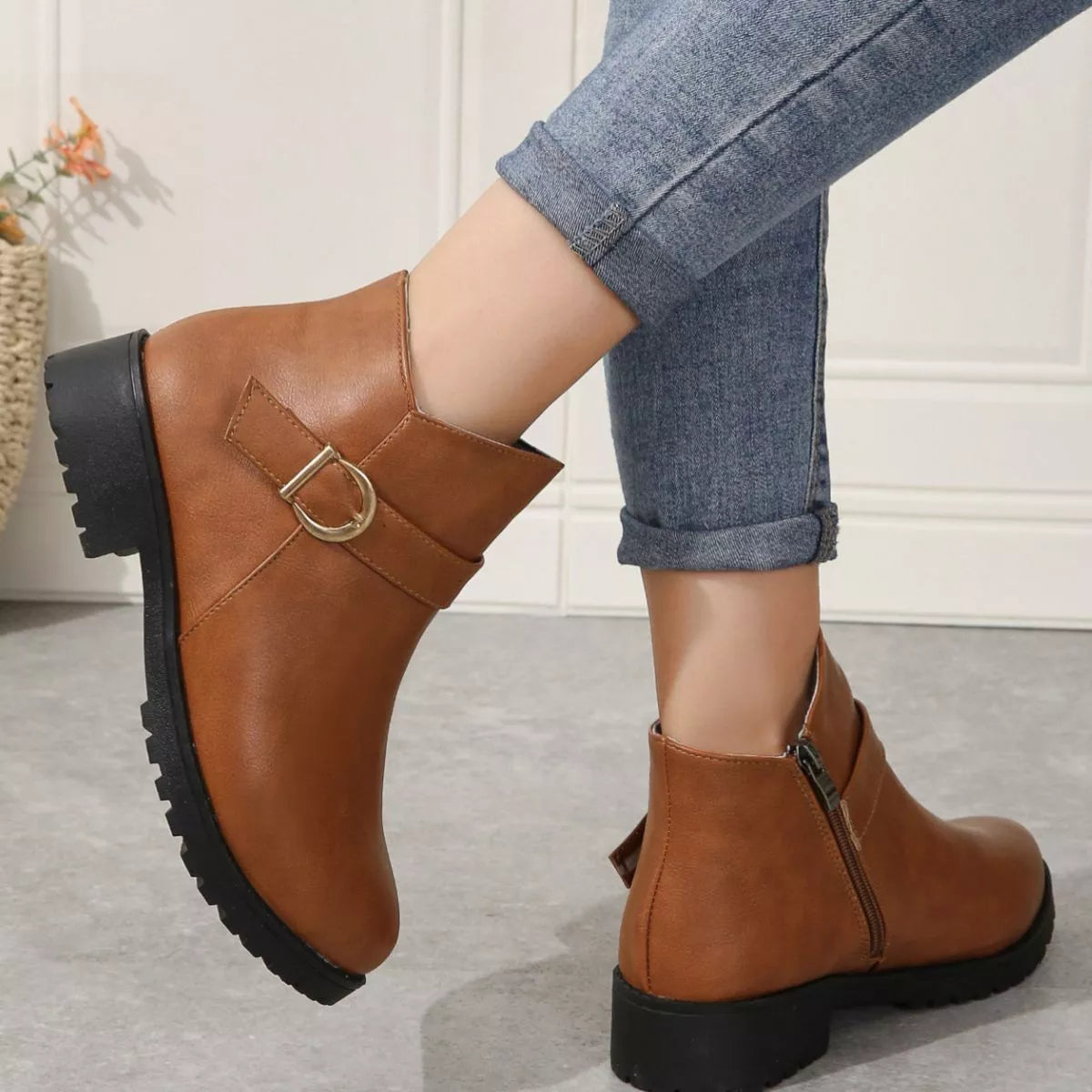 round toe block heel boots toe detail