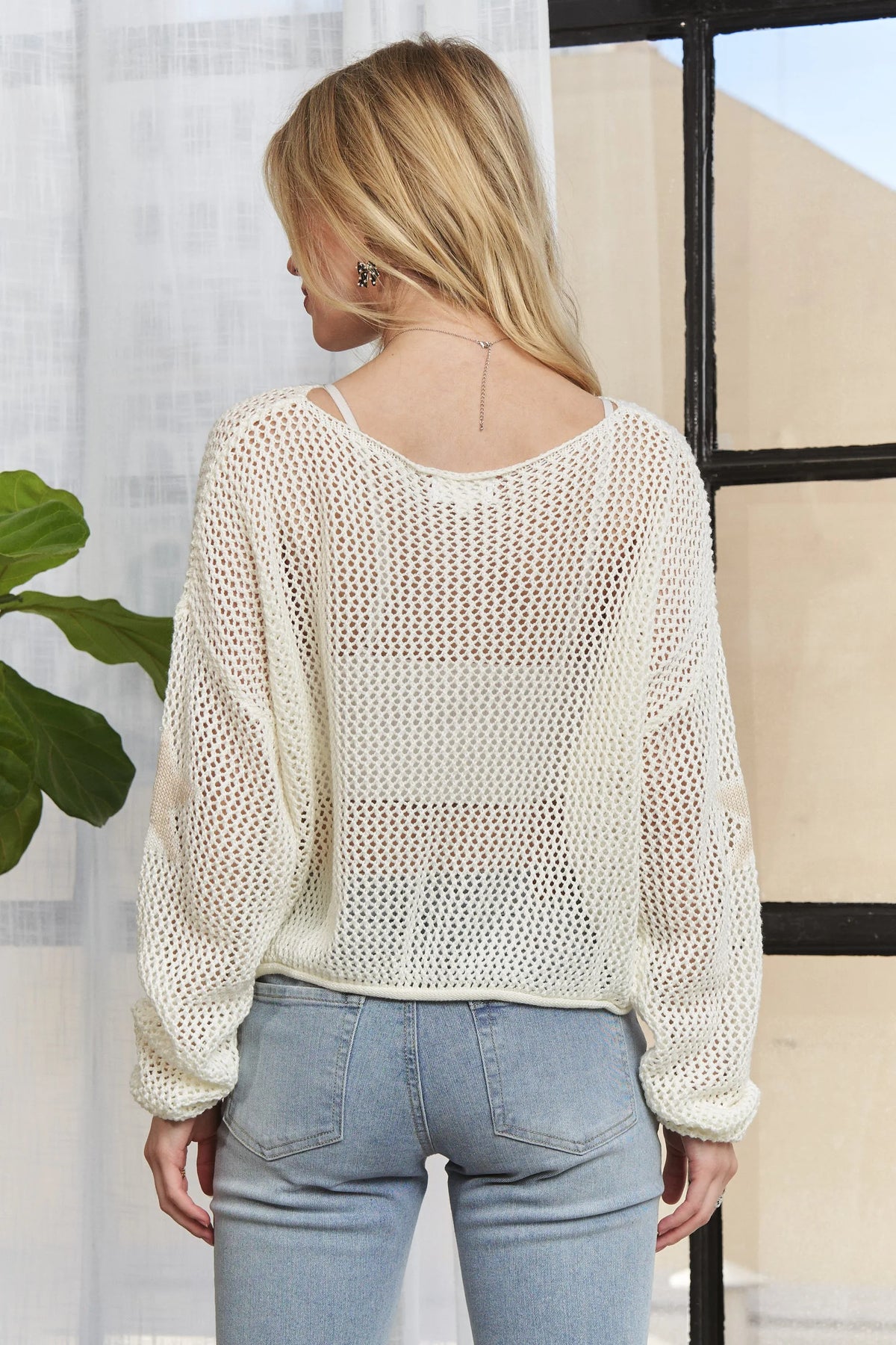 Lightweight Loose Knit Sweater in Ivory styled look