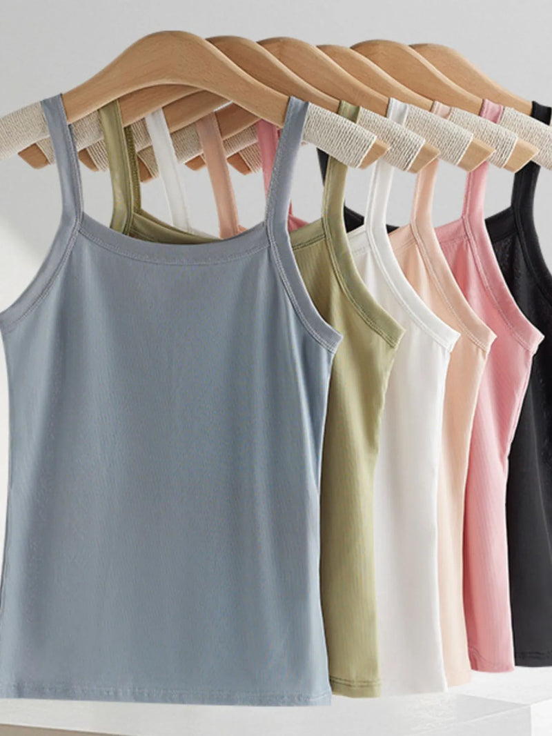 Seamless scoop neck tank top in black front view