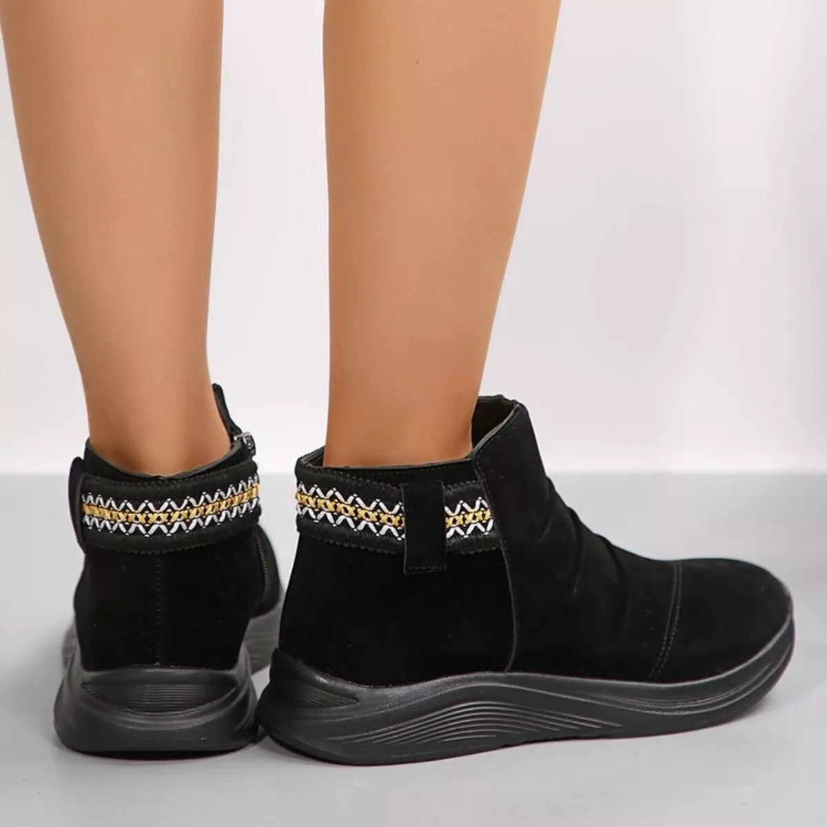 Platform boots round toe heel and sole detail