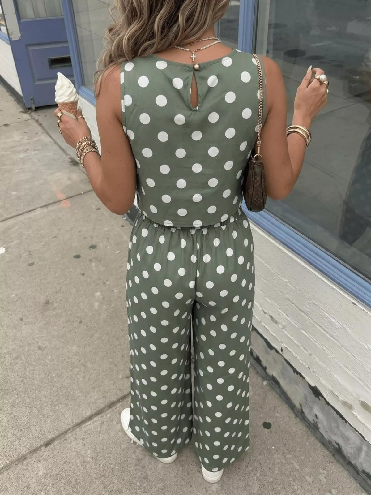 Two piece set back view