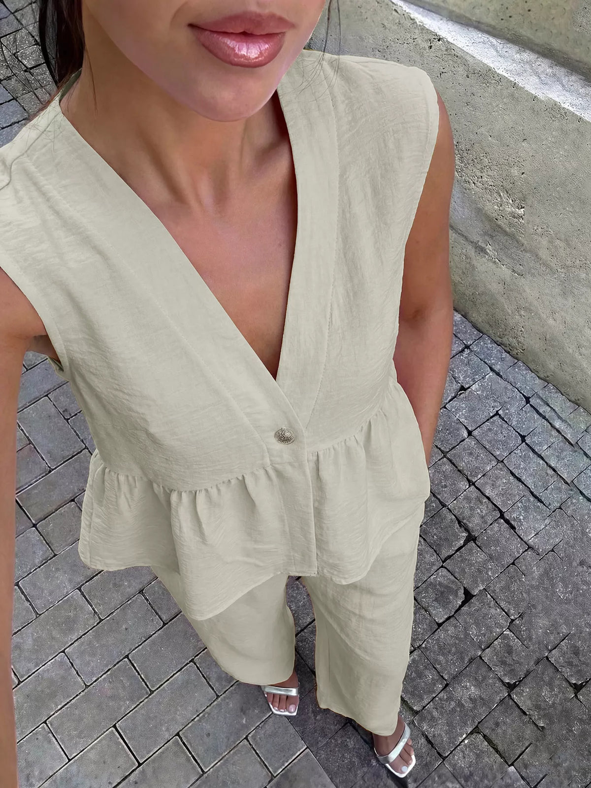One button top and pants set fit view