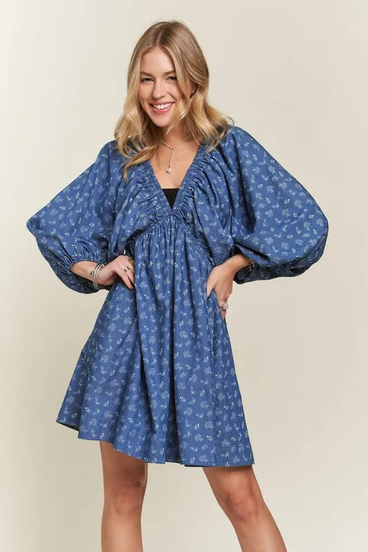 Batwing Sleeves Floral Dress close up