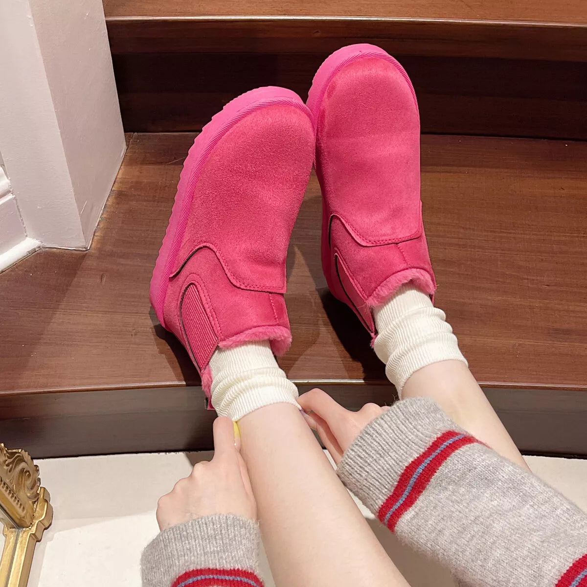 Round toe platform boots side profile