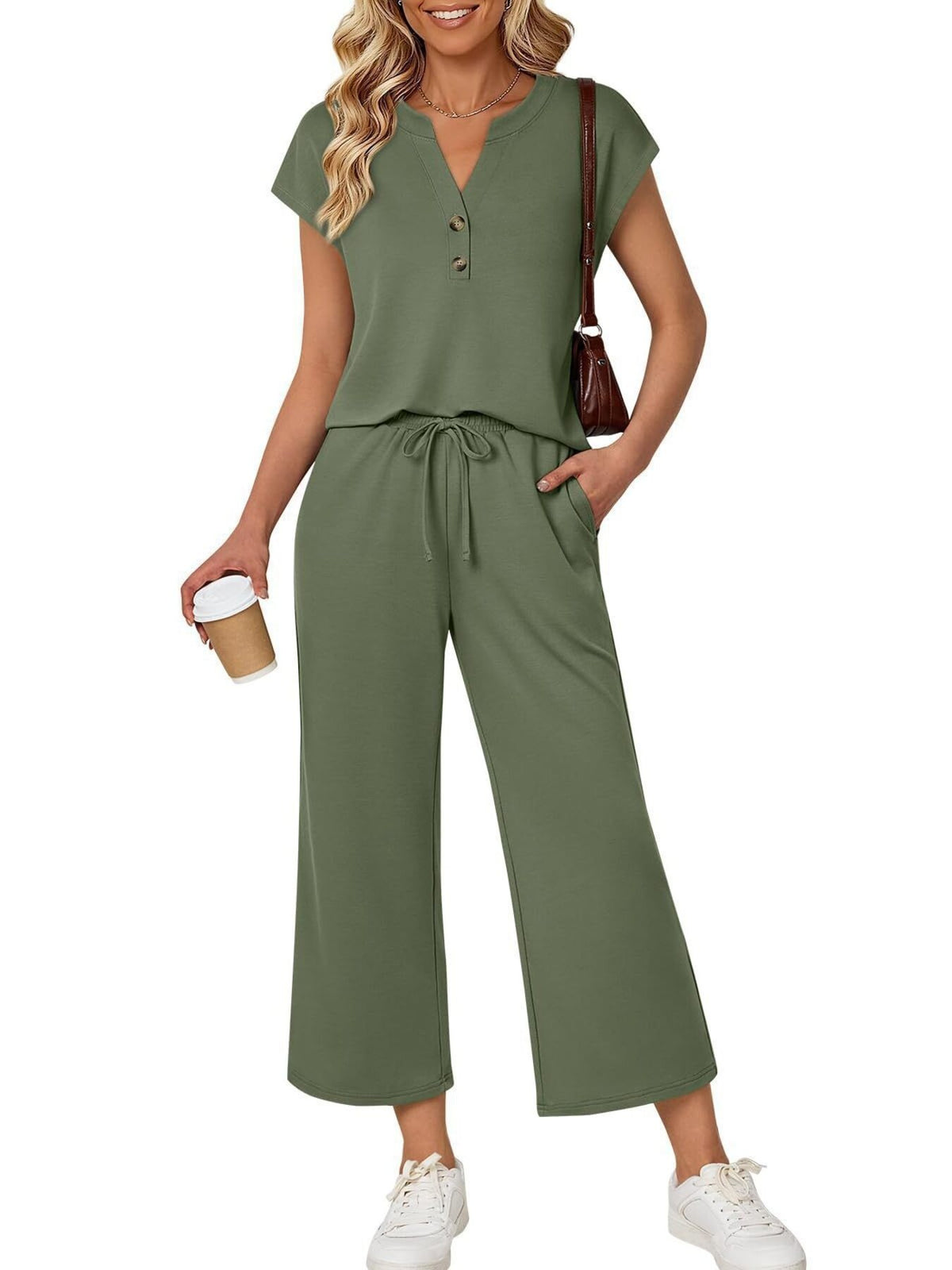 Drawstring pants waist detail