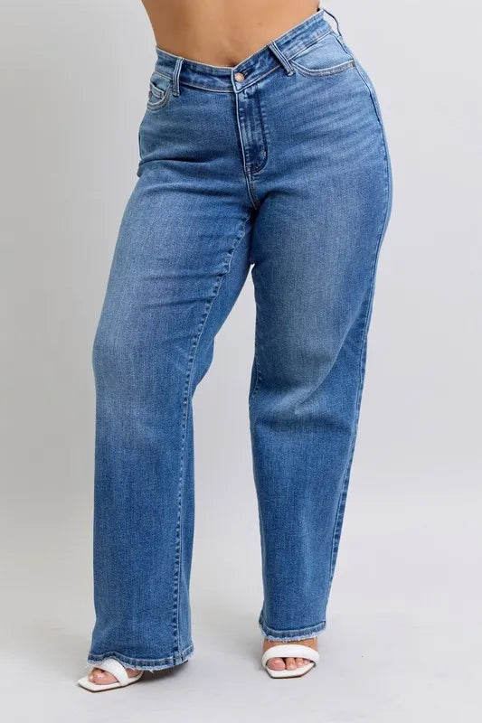 Judy Blue Full Size High Waist V-Front Vintage Wash Straight Jeans Plus Size - Fashorio