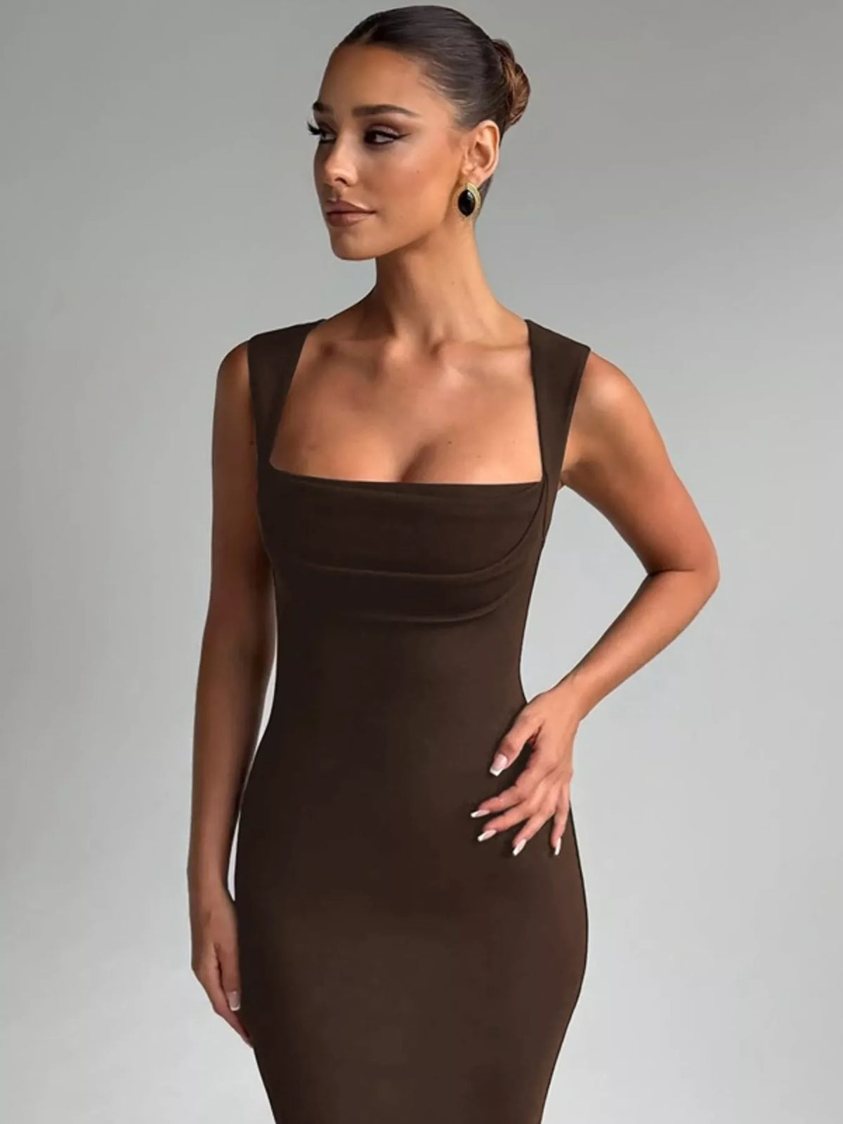 Full length shot of the long sleeveless dress