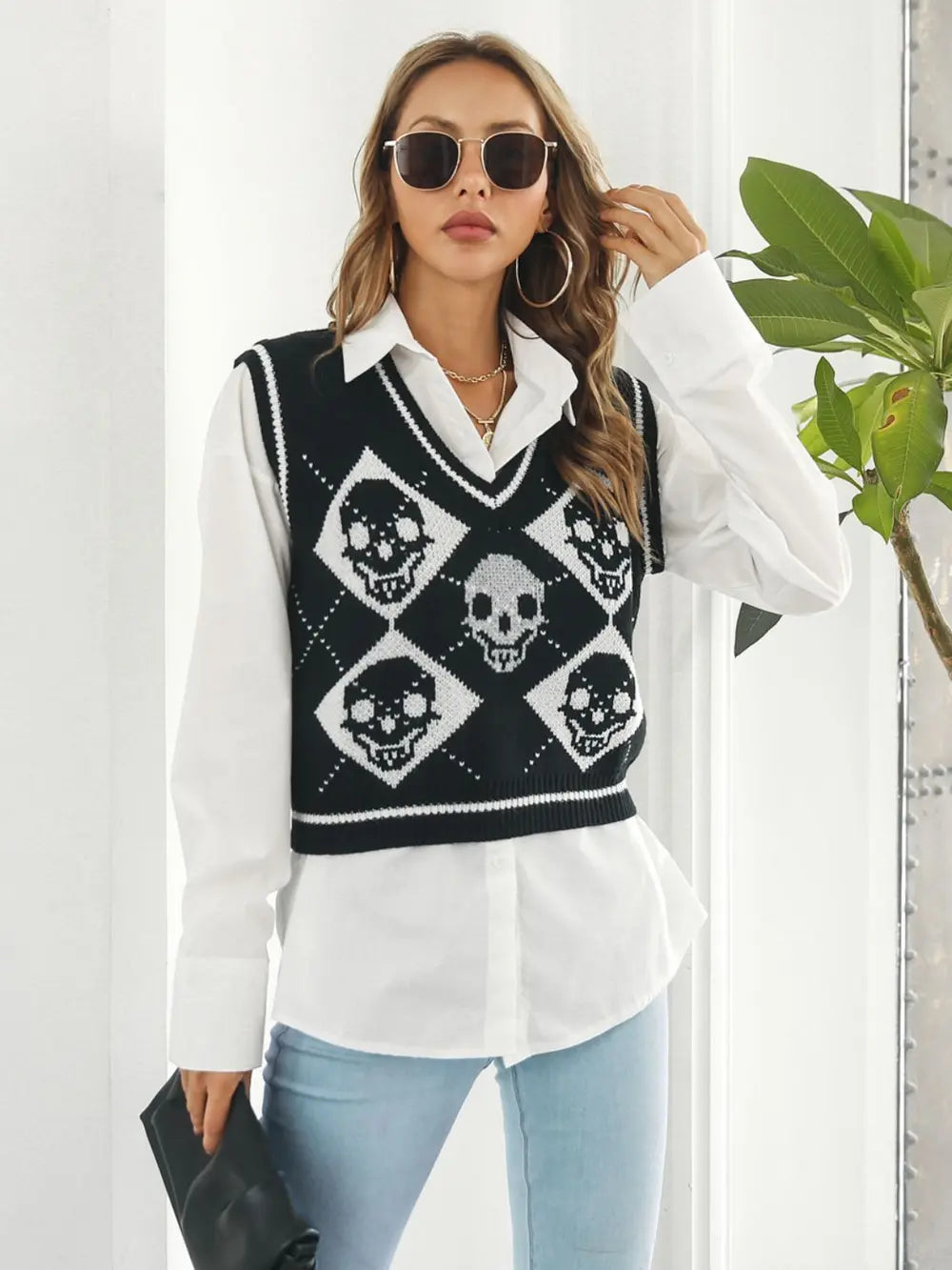 Skull Contrast V Neck Sweater Vest in Black and Blush side view