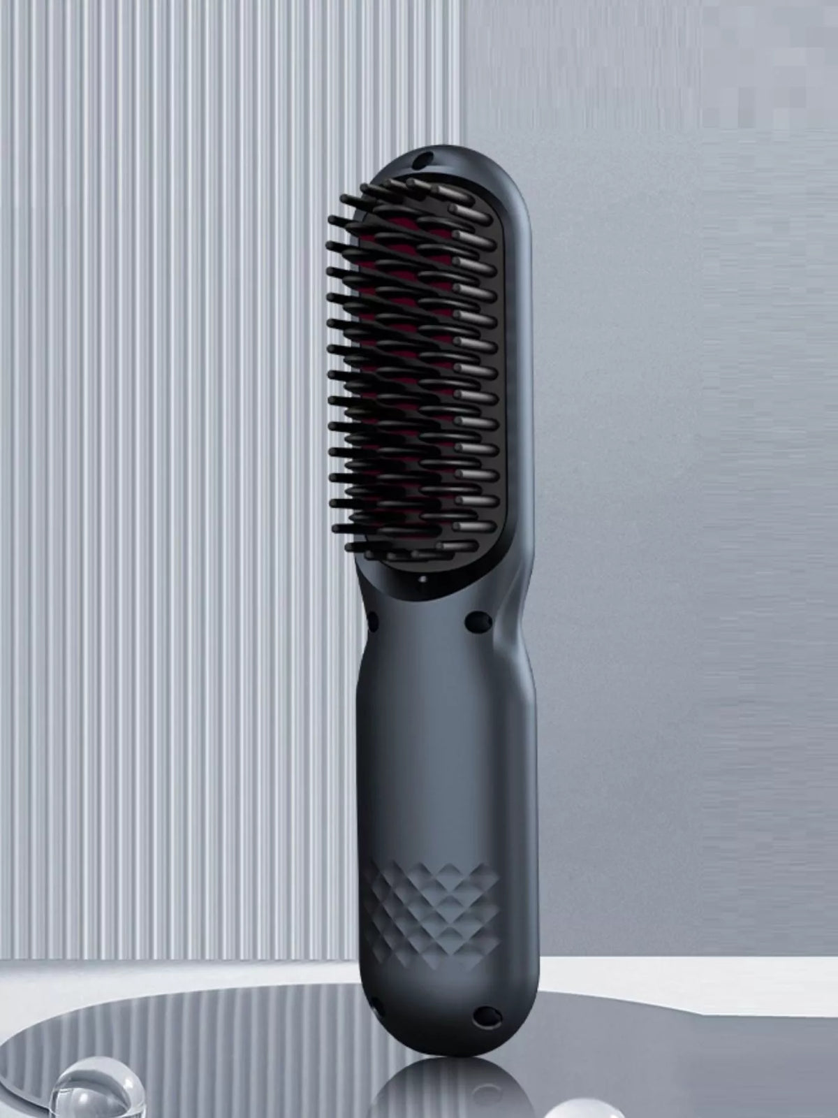Straightening comb USB charging port