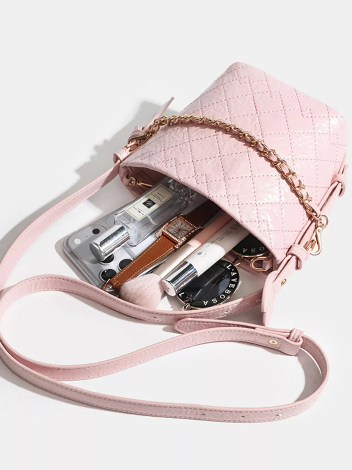 Bucket bag drawstring top detail