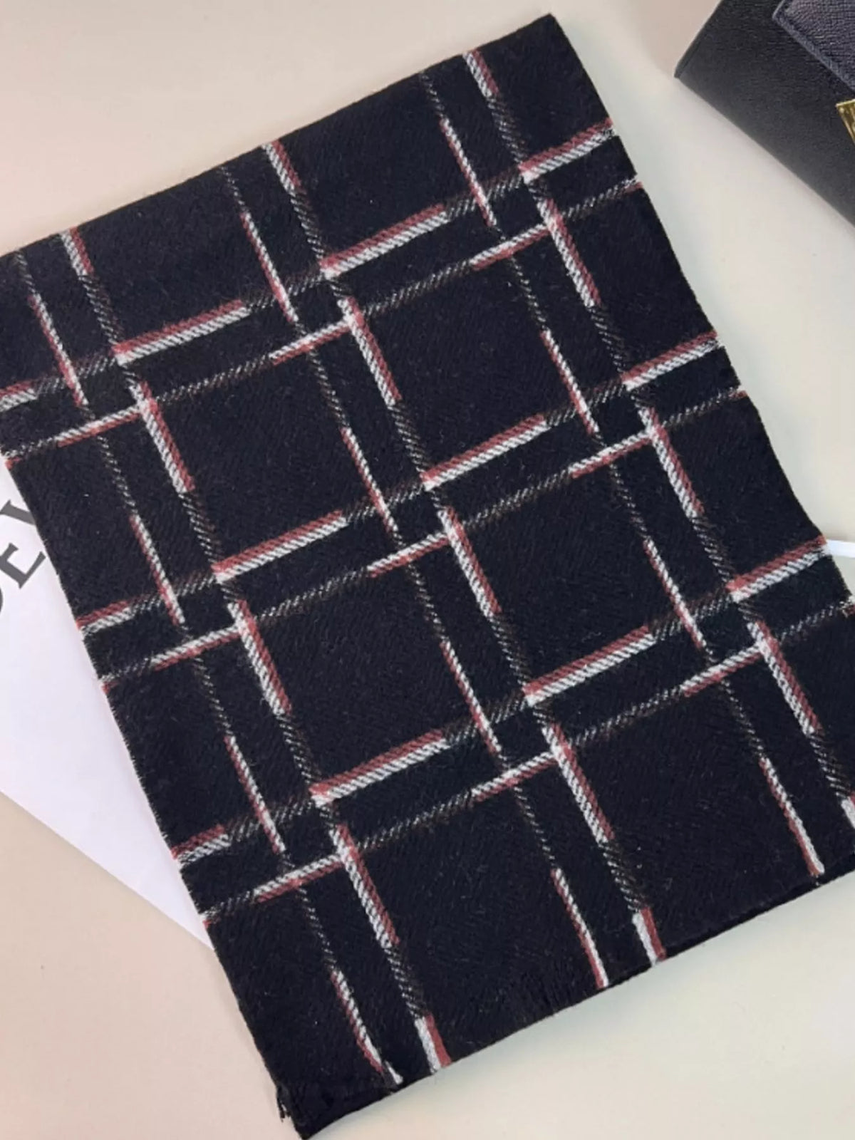 Plaid wool scarf color option detail
