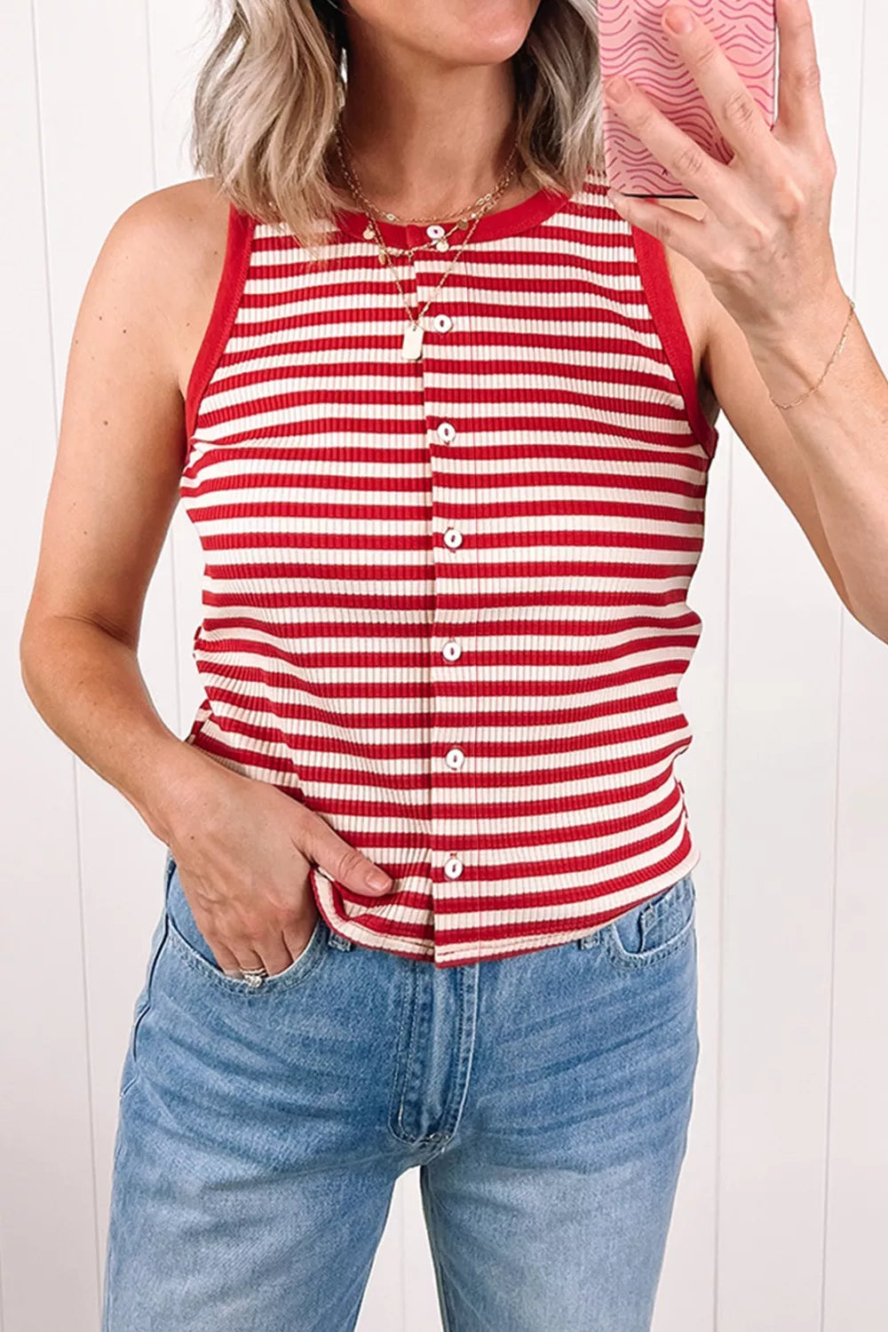 Ribbed tank top stripe pattern detail