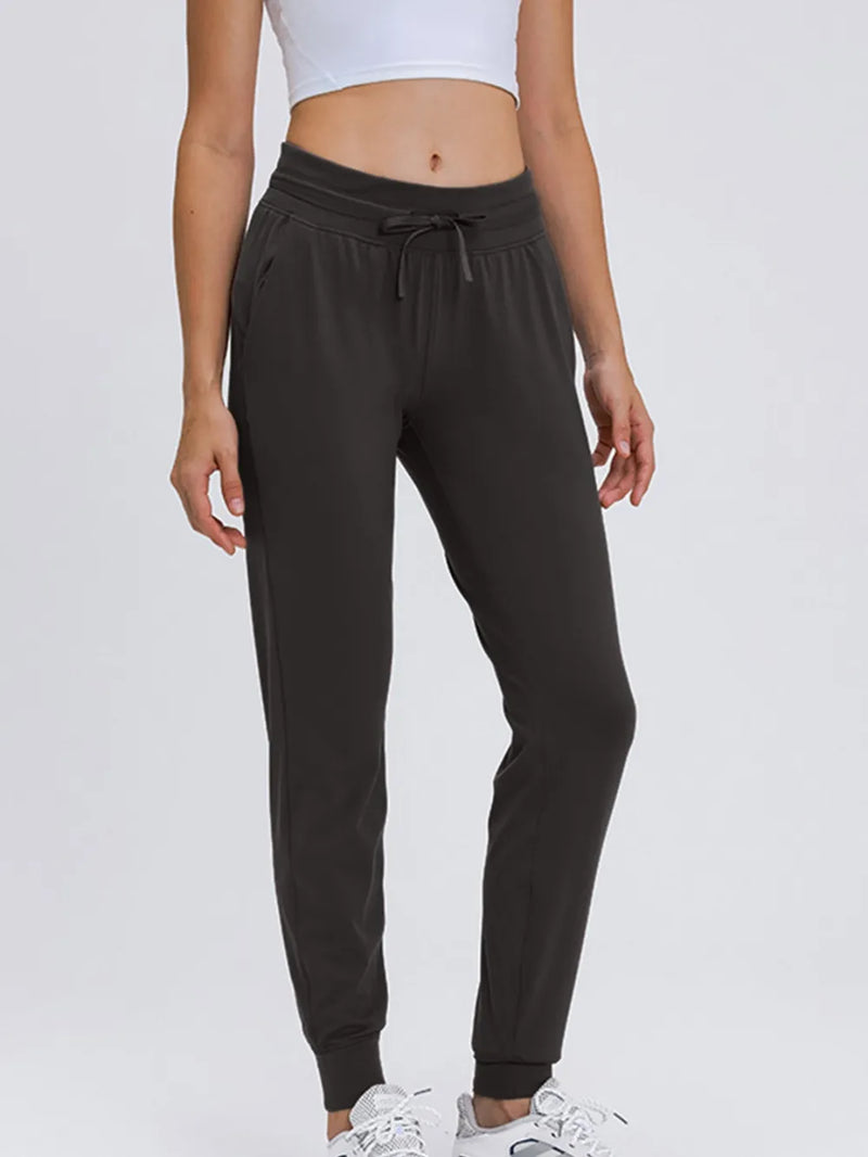 Tied joggers with pockets, front view