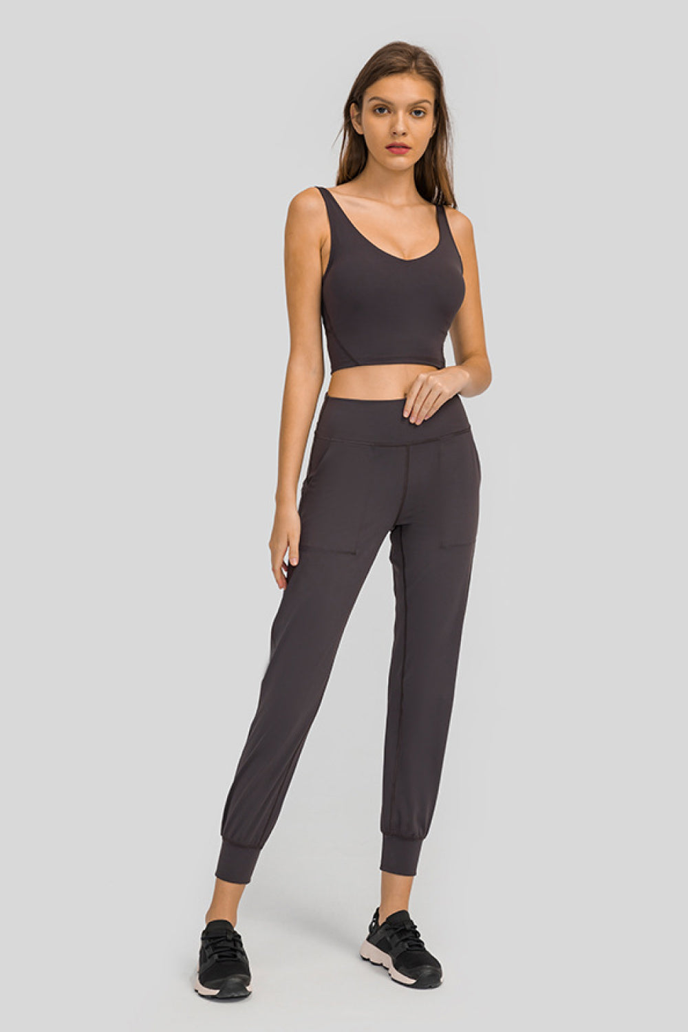 Slant pocket pants waistband detail