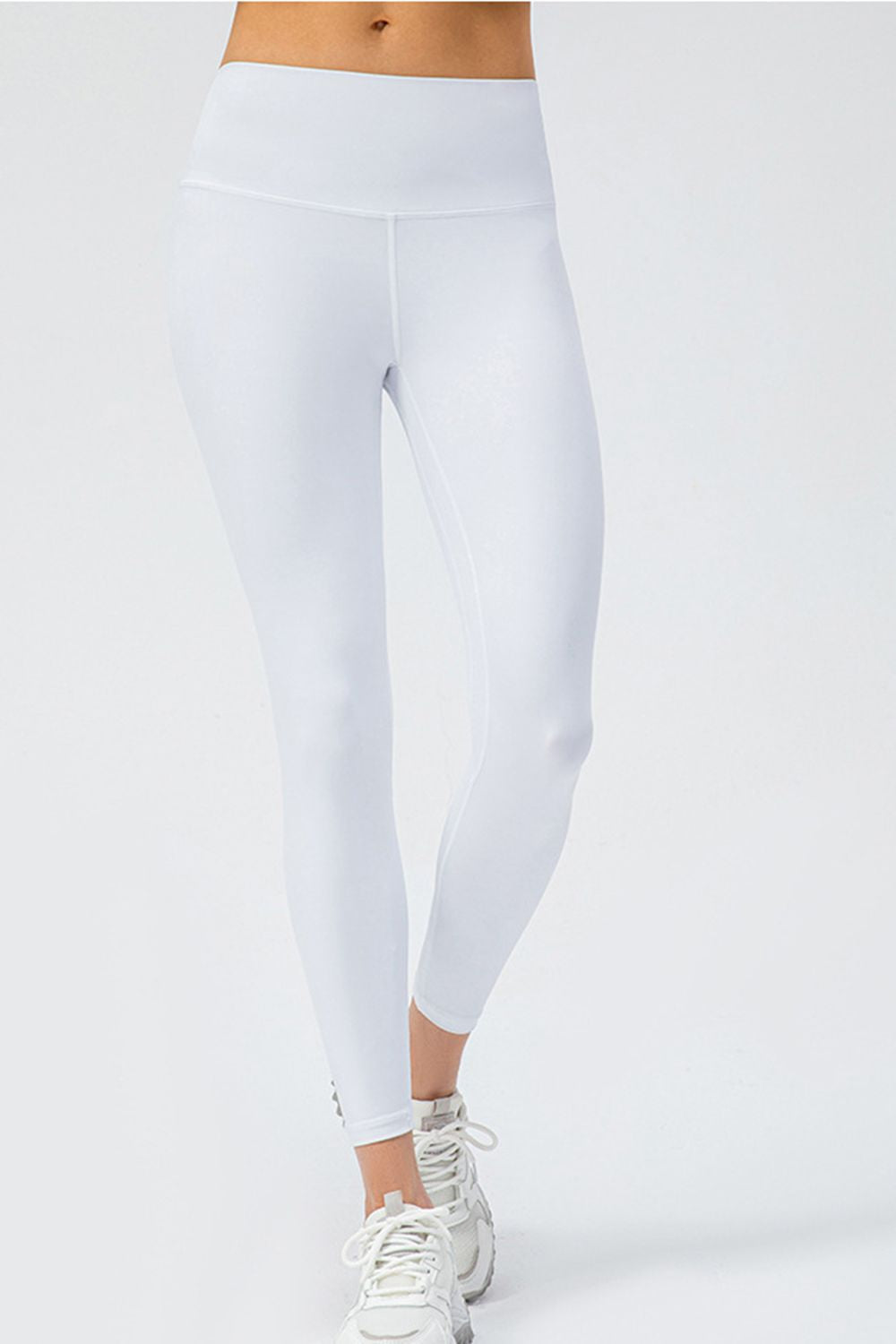 wide waistband slim fit active leggings close up of the neckline