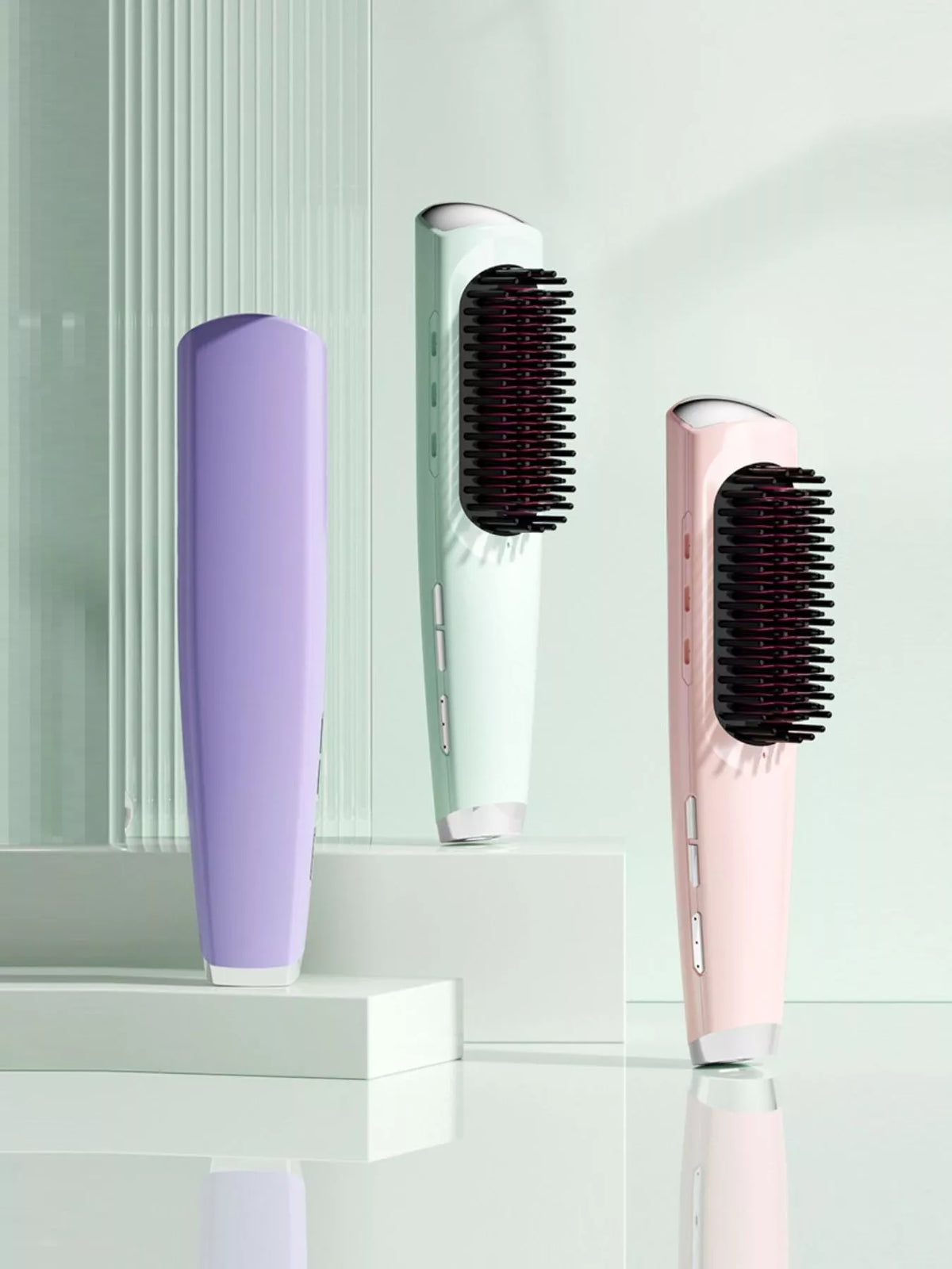 Portable heated straightening comb main view