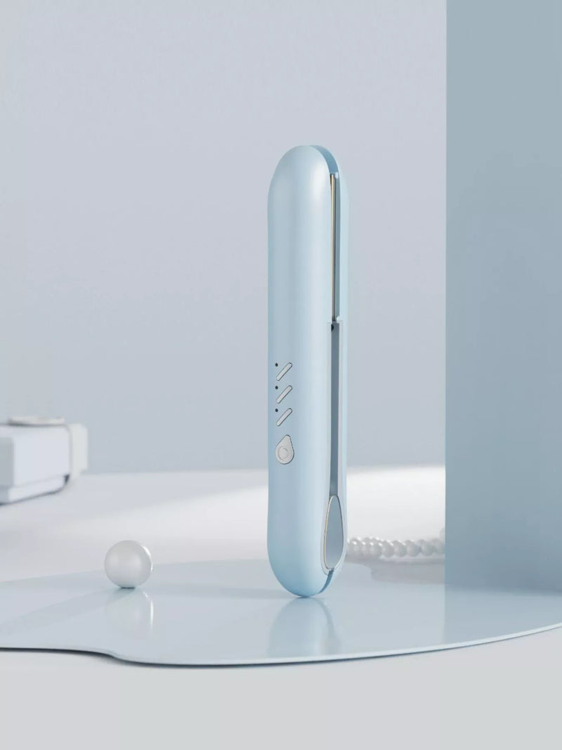 Fast heating hair straightener full view
