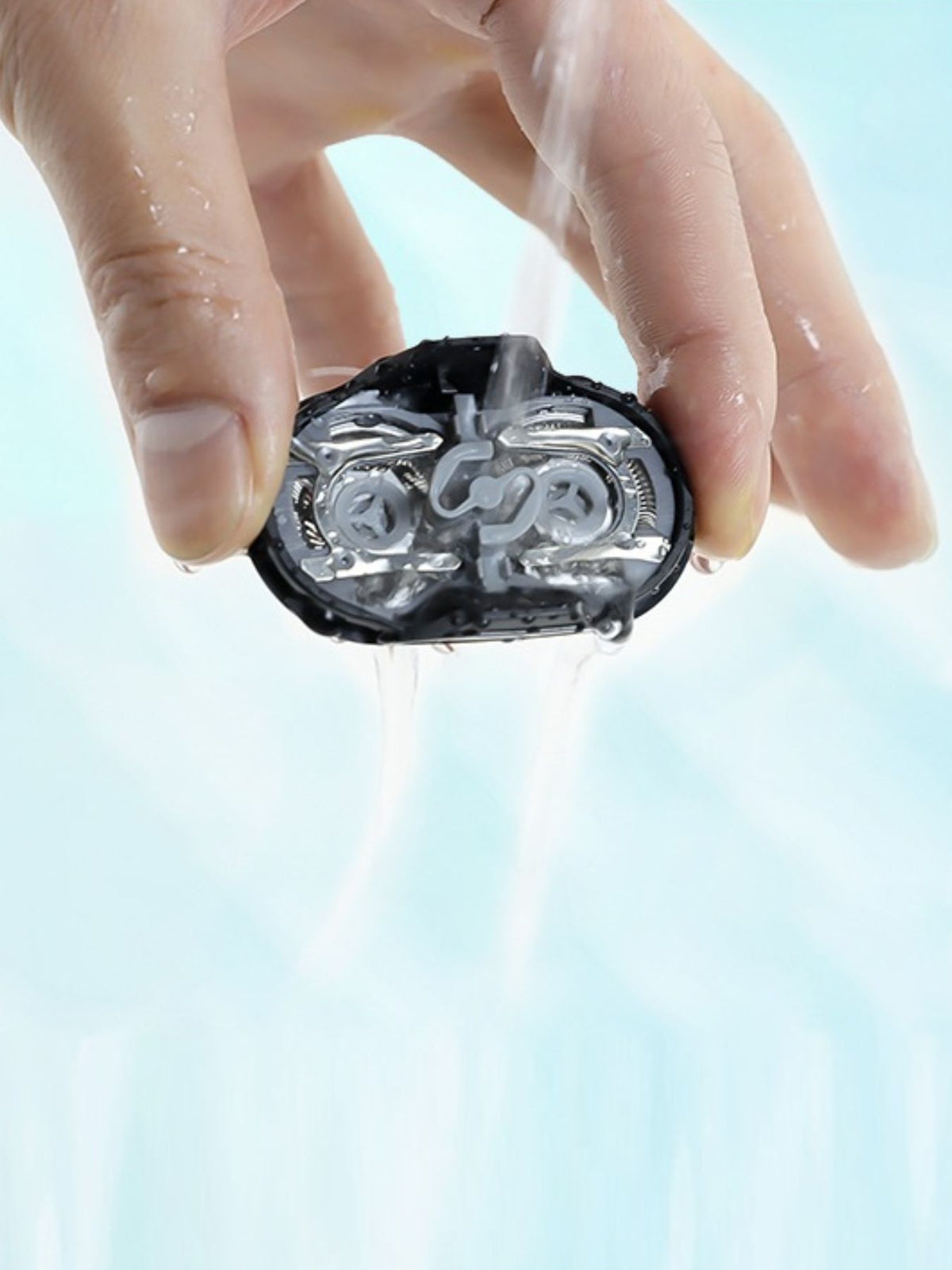 Electric shaver with charging cable