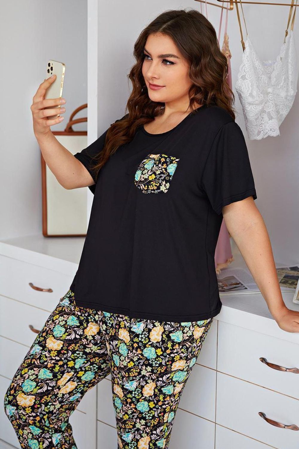 Plus Size Contrast Round Neck Tee and Floral Pants Lounge Set - Fashorio