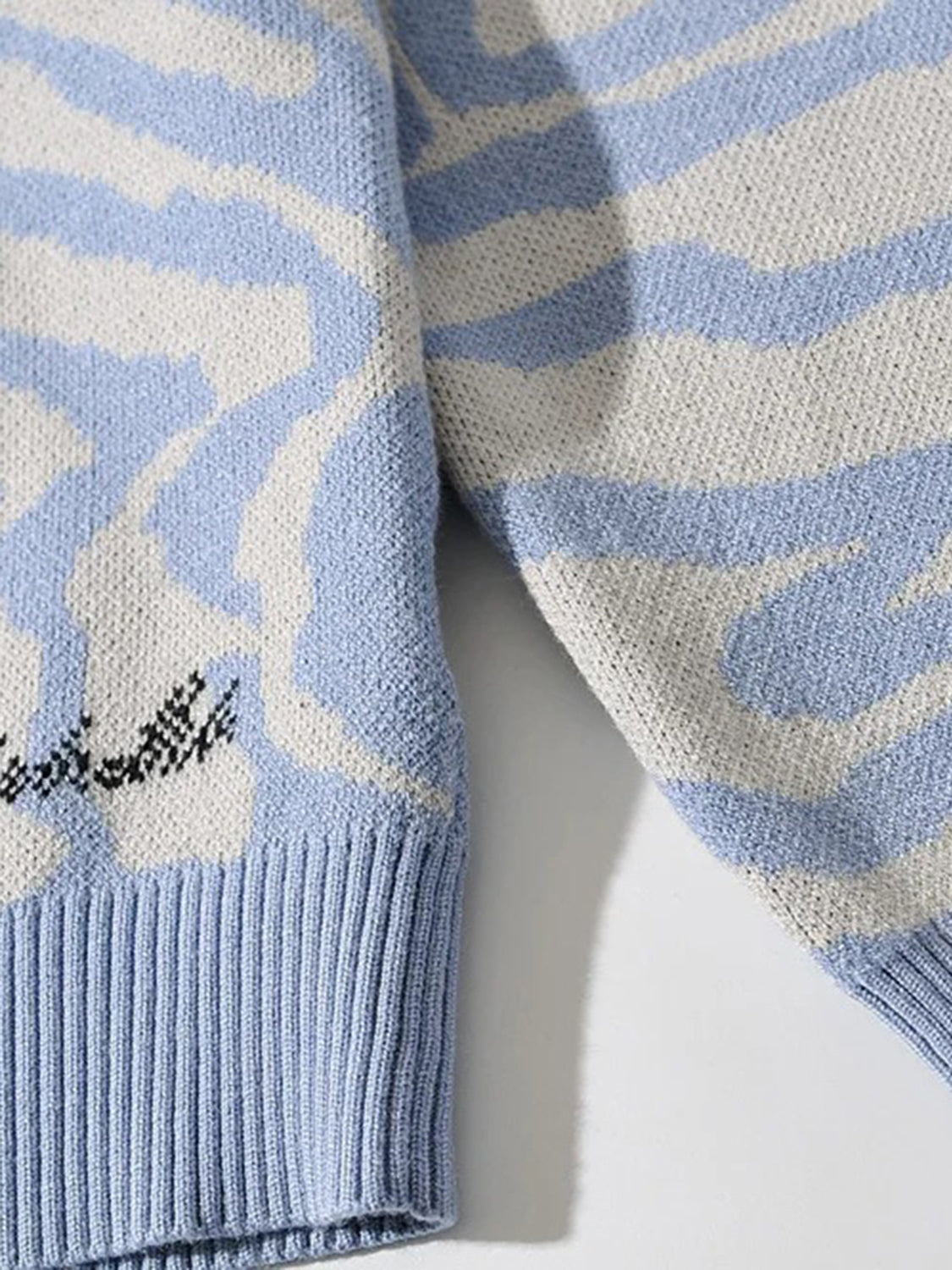 Printed V-Neck Long Sleeve Sweater - Fashorio