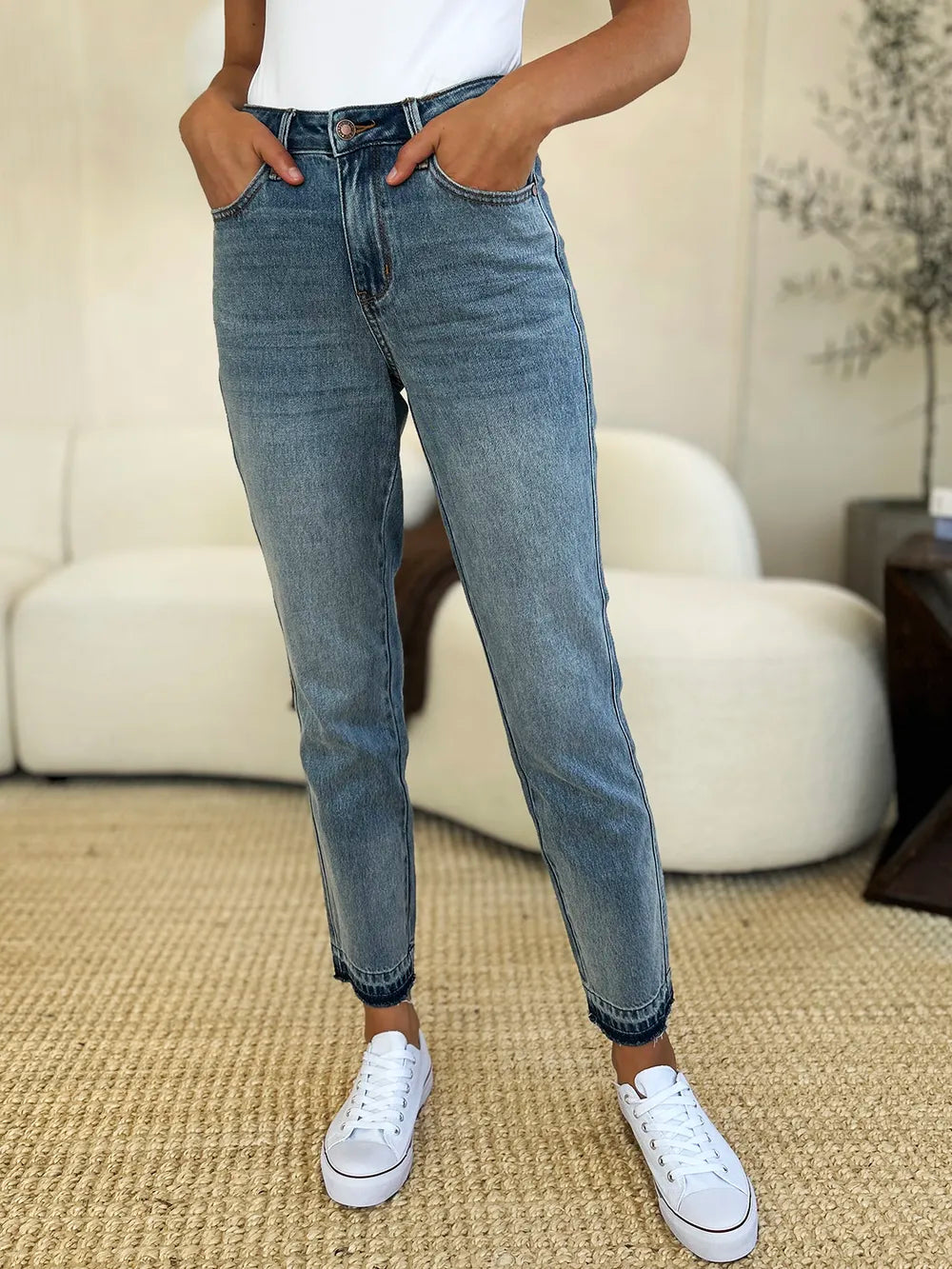Mid rise denim waistband detail