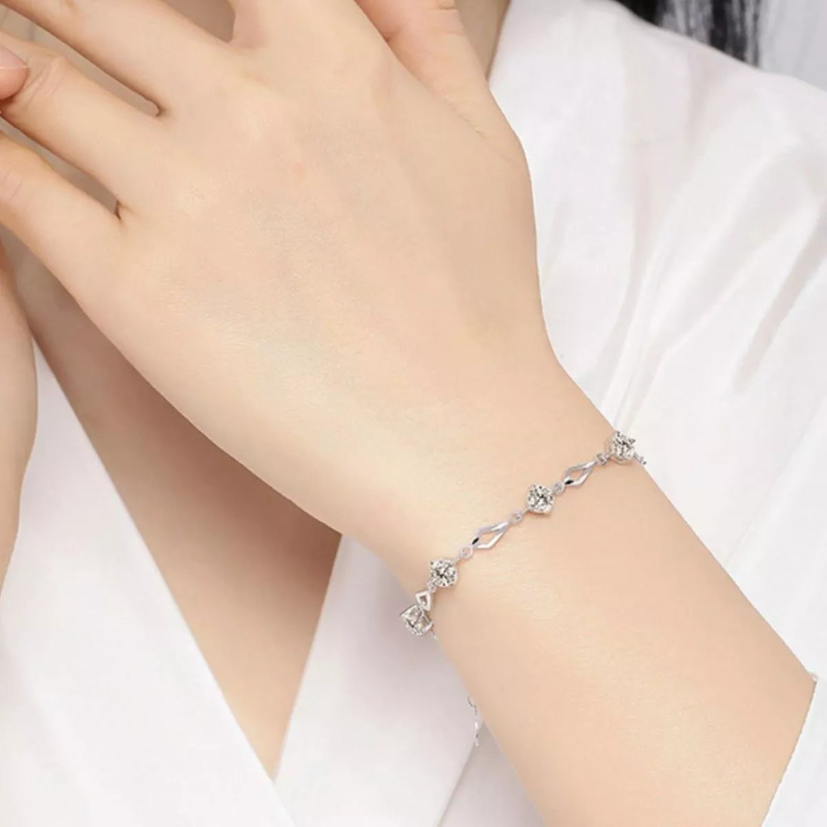 Zircon bracelet displayed with its matching gift box