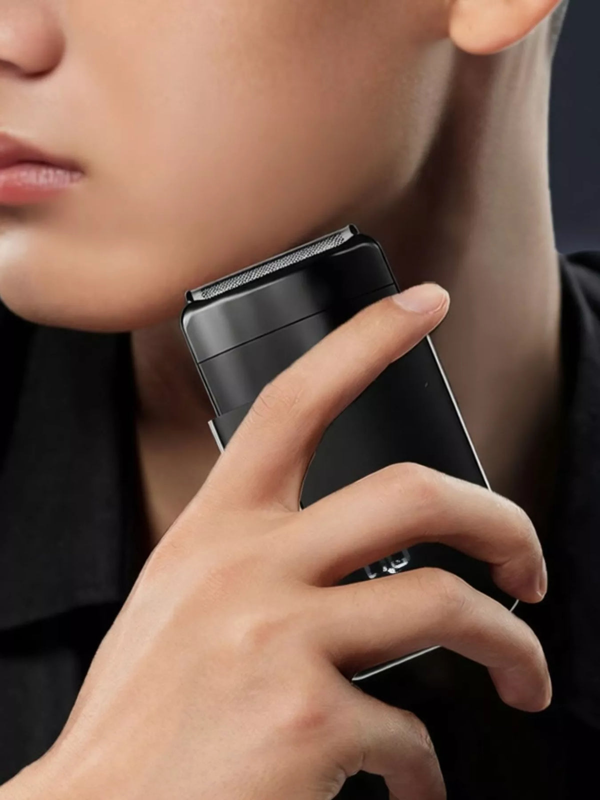 Portable shaver side profile