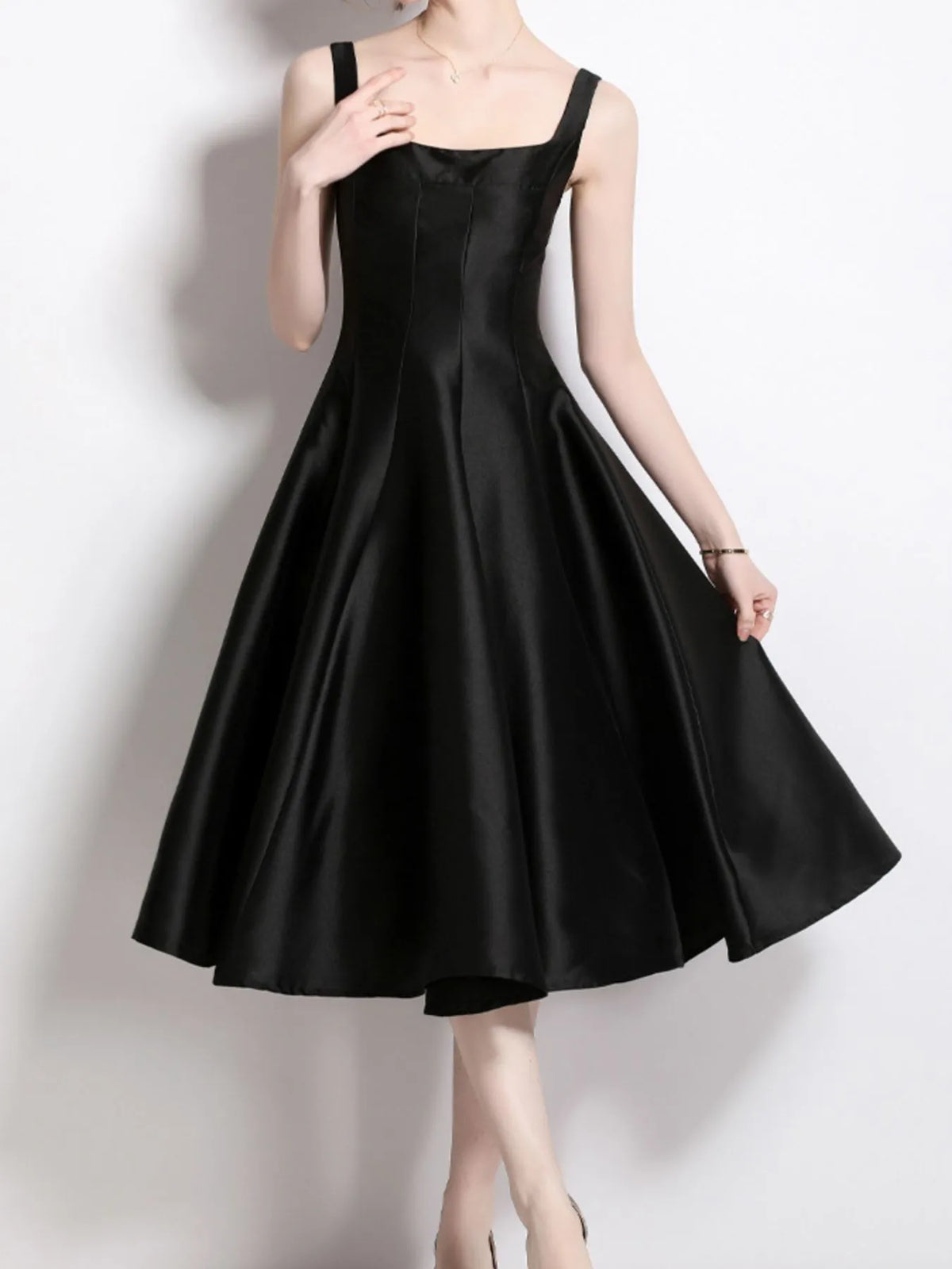 A Line Midi Sleeveless Dress a line skirt detail