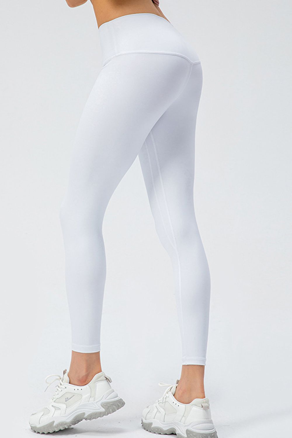 wide waistband slim fit active leggings hem detail