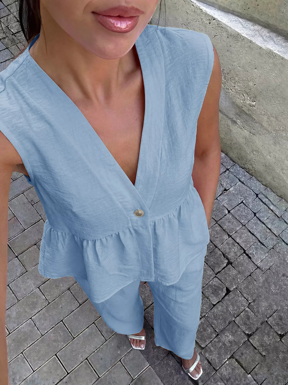 One button top ruched detail close up