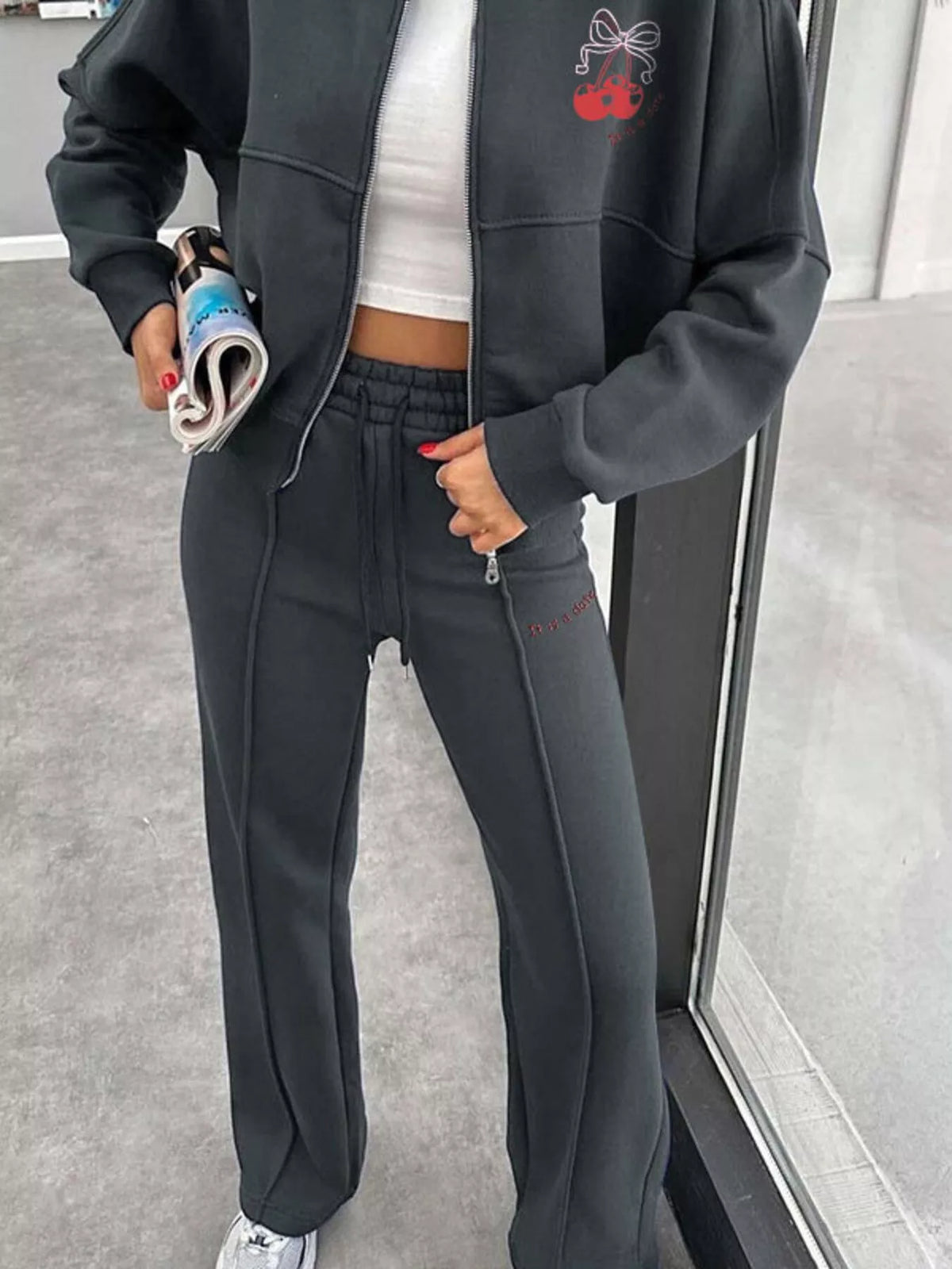 Zip up jacket set detail
