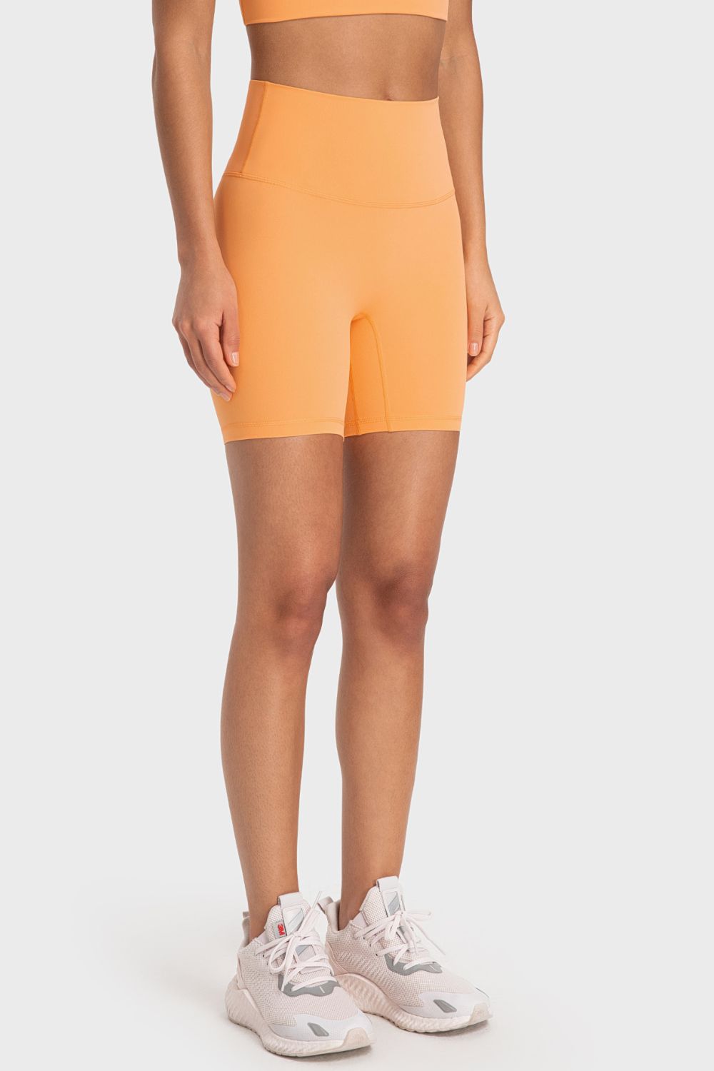 wide waistband biker shorts fabric detail