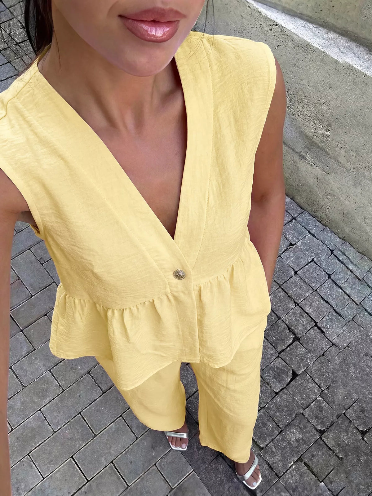 One button top detail close up
