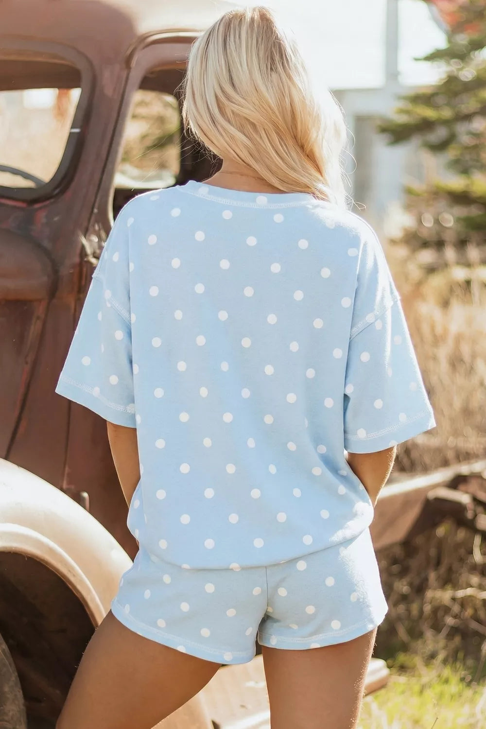 Polka dot round neck top detail