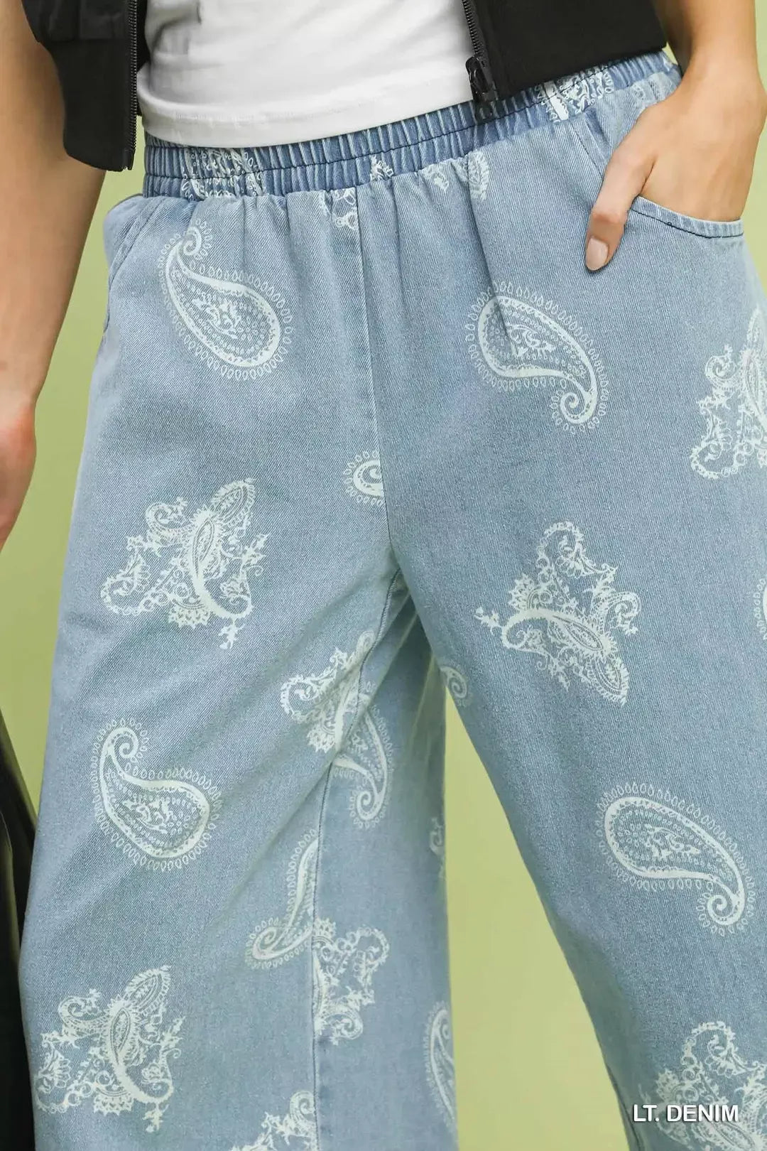 Light wash paisley wide leg denim pants print detail