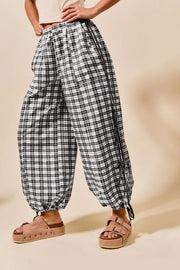 SO ME Plaid Elastic Waist Balloon Pants IVORY BLACK - Fashorio