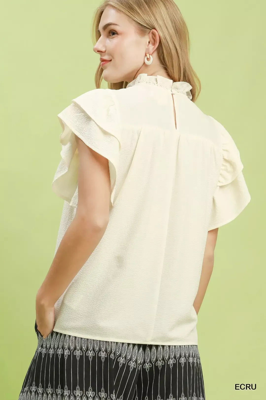 Detail of the smocked neckline