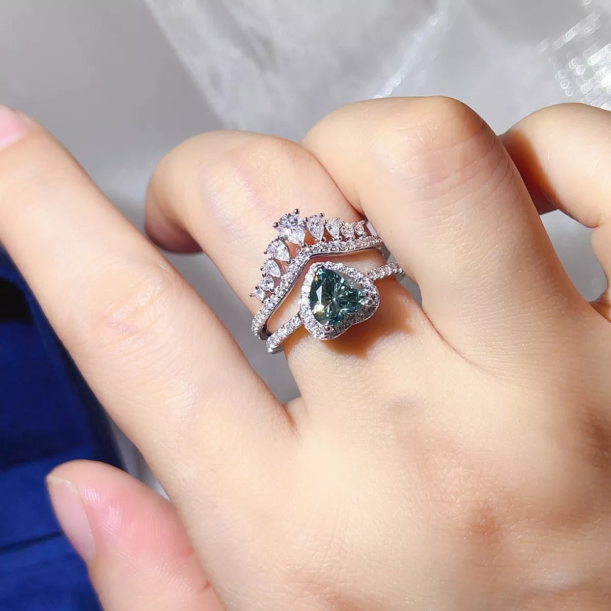 Starglow turquoise heart crown moissanite ring set, front view