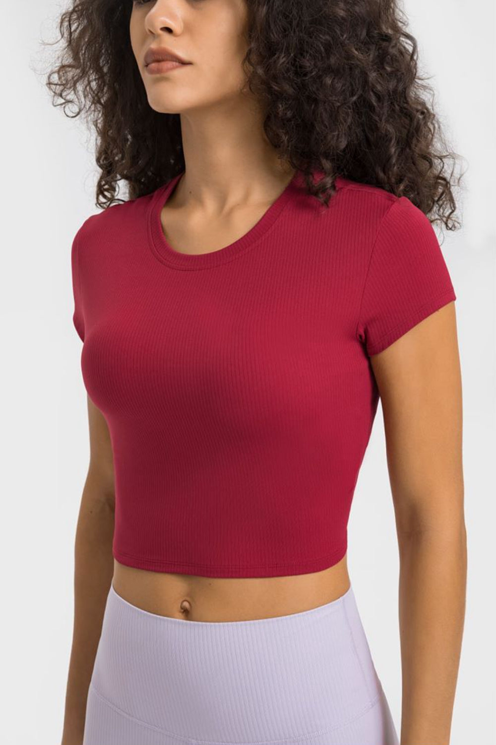 Round neck cropped sports t-shirt front detail