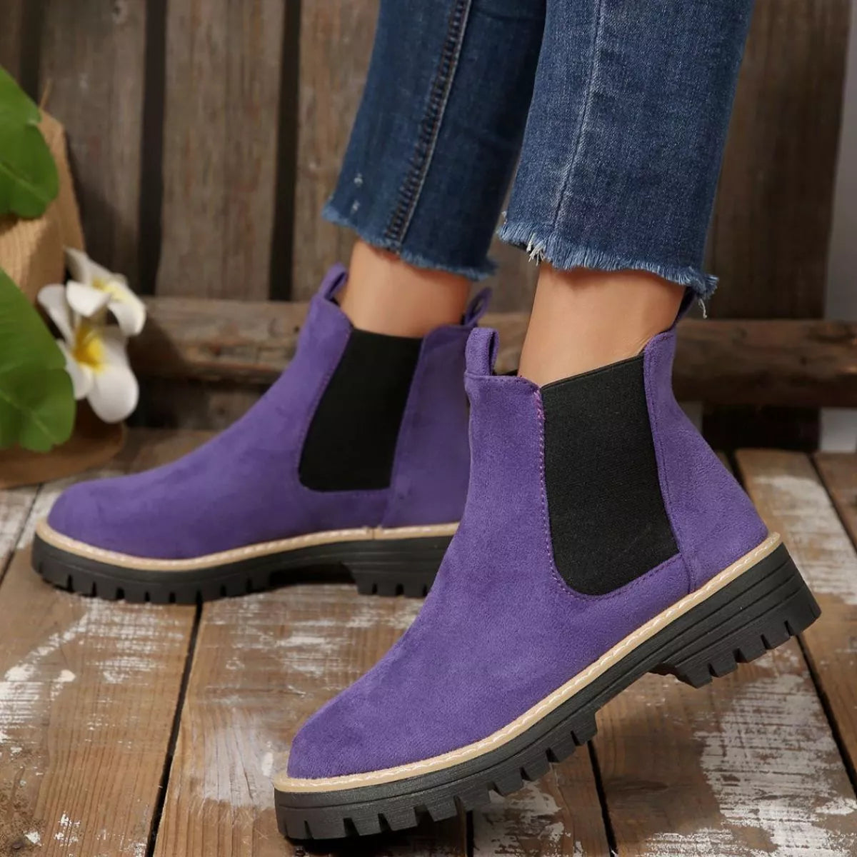 Round Toe Block Heel Boots top down view