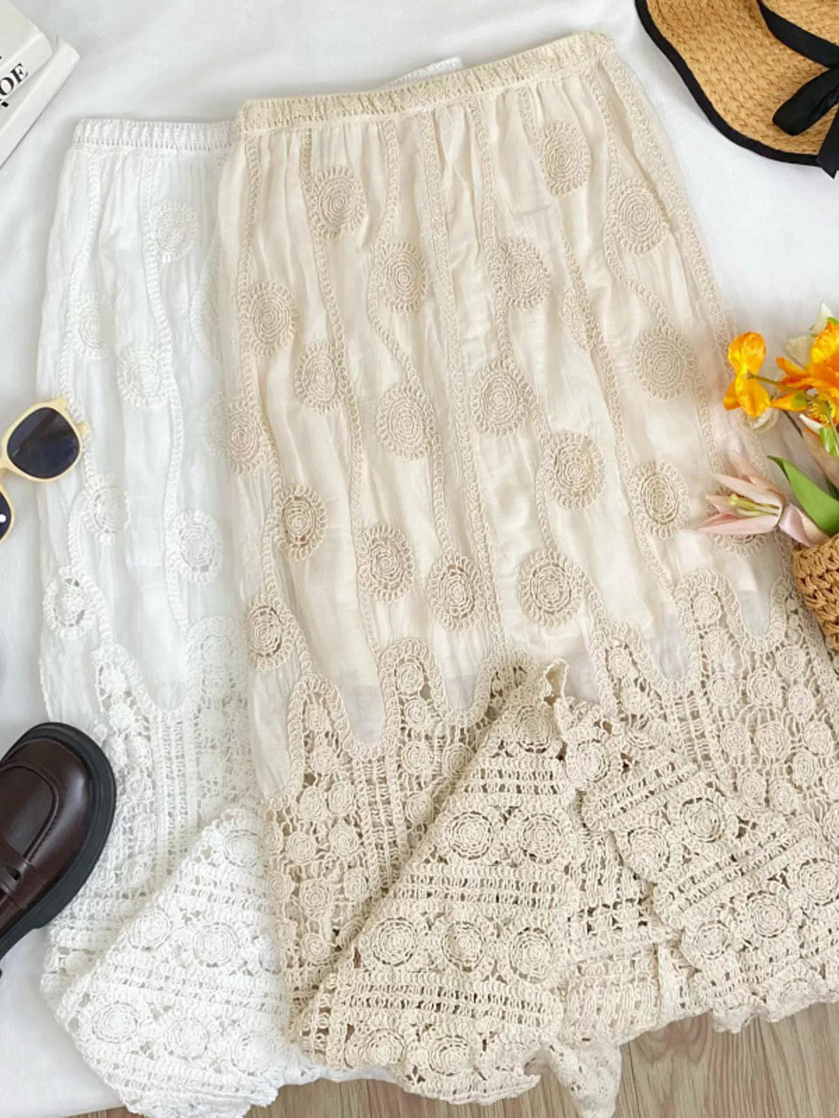 Lace elastic waist midi skirt, side view